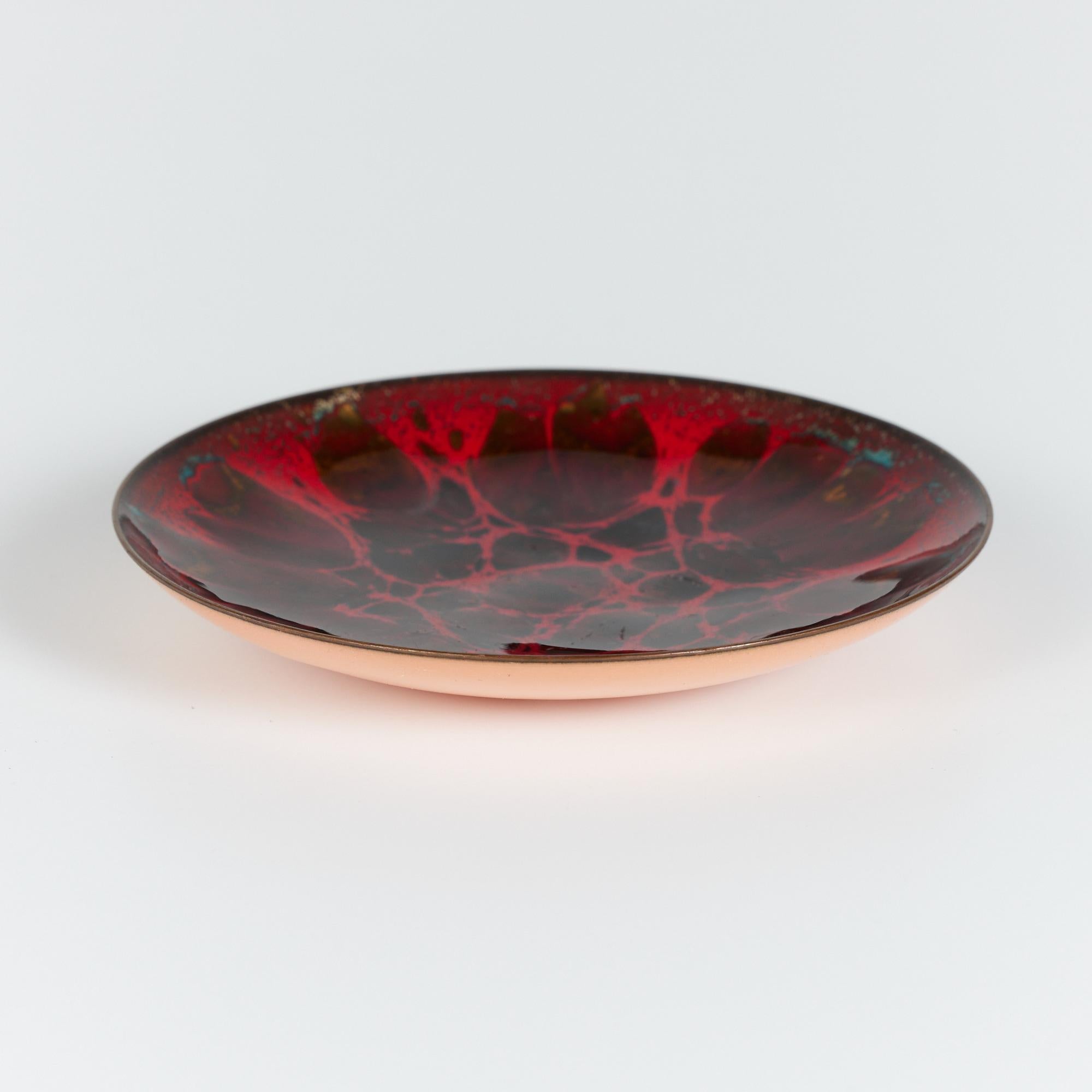 Copper Red Enameled Plate by Win Ng In Excellent Condition For Sale In Los Angeles, CA