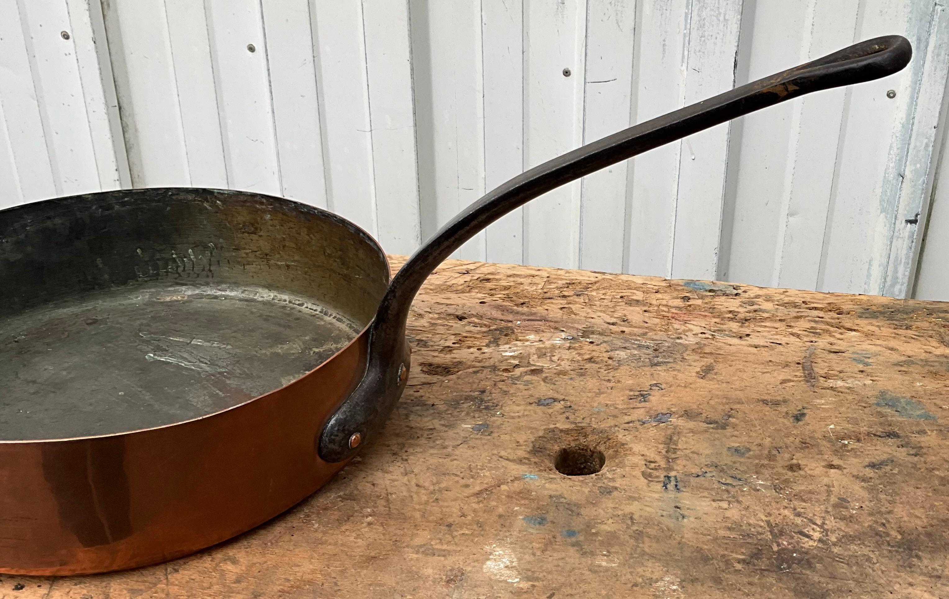 Hand-Crafted copper sauté pan french 19th century For Sale