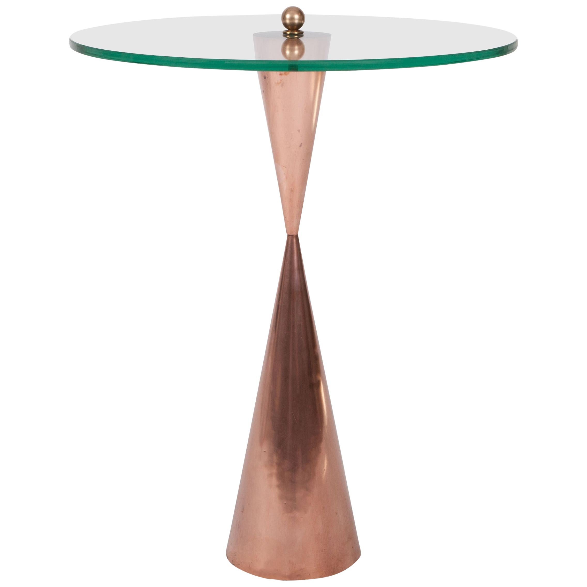 Table d'appoint en cuivre avec plateau en verre en vente