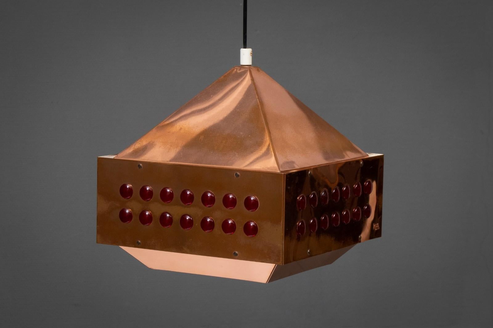 Copper Square Red Glass Hanging Lamp by Hans Agne Jakobsson ed. Markaryd, 1960s In Good Condition For Sale In Vienna, AT