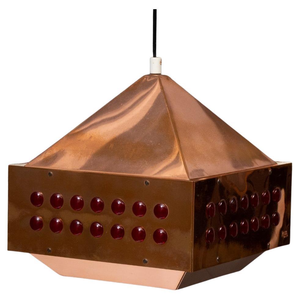 Lampe suspendue carrée en cuivre et verre rouge de Hans Agne Jakobsson pour Markaryd, années 1960 en vente