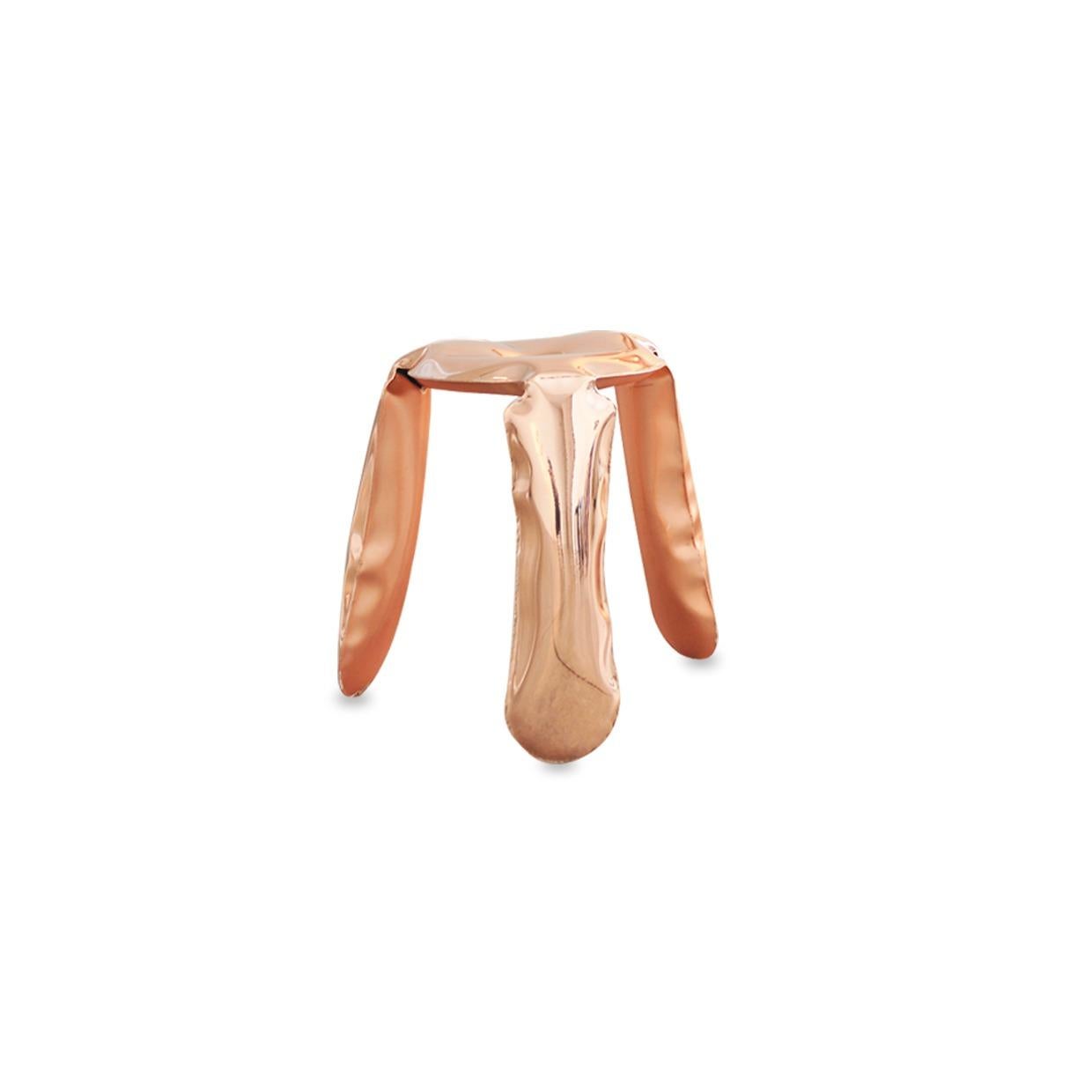 Sgabello Plopp standard in rame di Zieta.
Dimensioni: D. 35 x H. 50 cm 
Materiale: Rame. 
Finitura: Lucido. 
Disponibile in acciaio inox, alluminio, acciaio al carbonio o rame. Disponibile anche nei formati mini, standard, da cucina e da bar. 


Lo