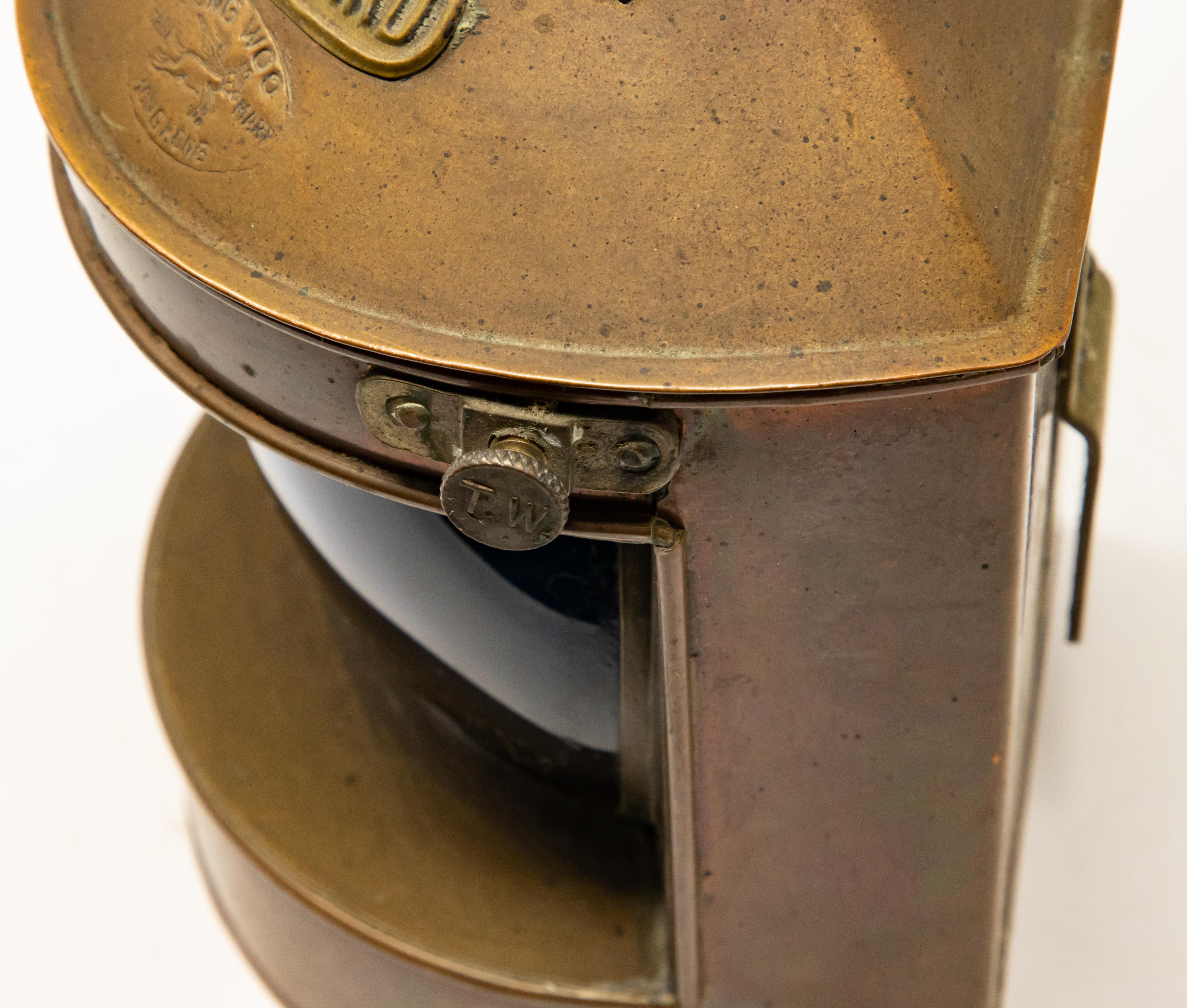 tung woo masthead lantern