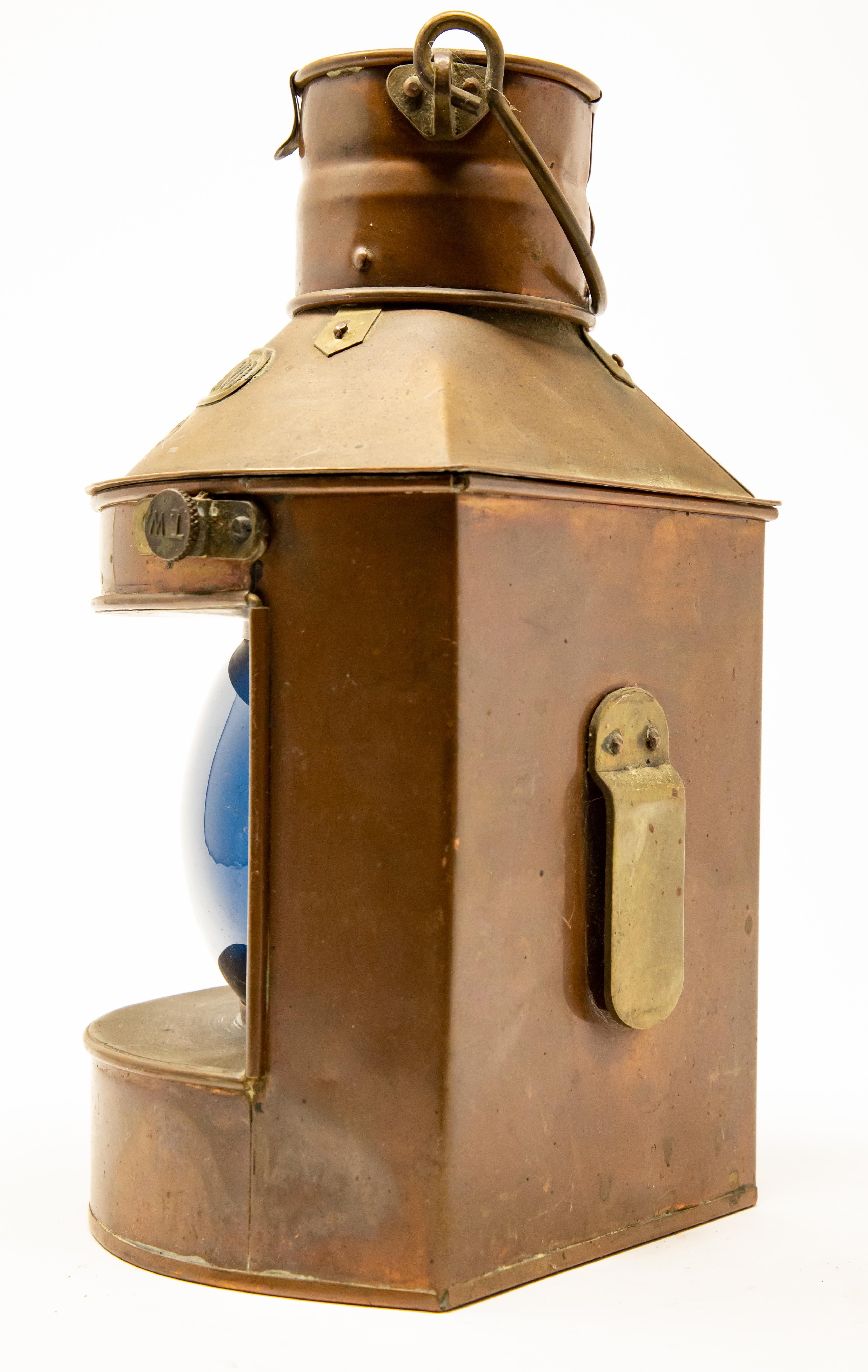 Copper Starboard Ship Lantern by Tung Woo In Fair Condition For Sale In Cookeville, TN