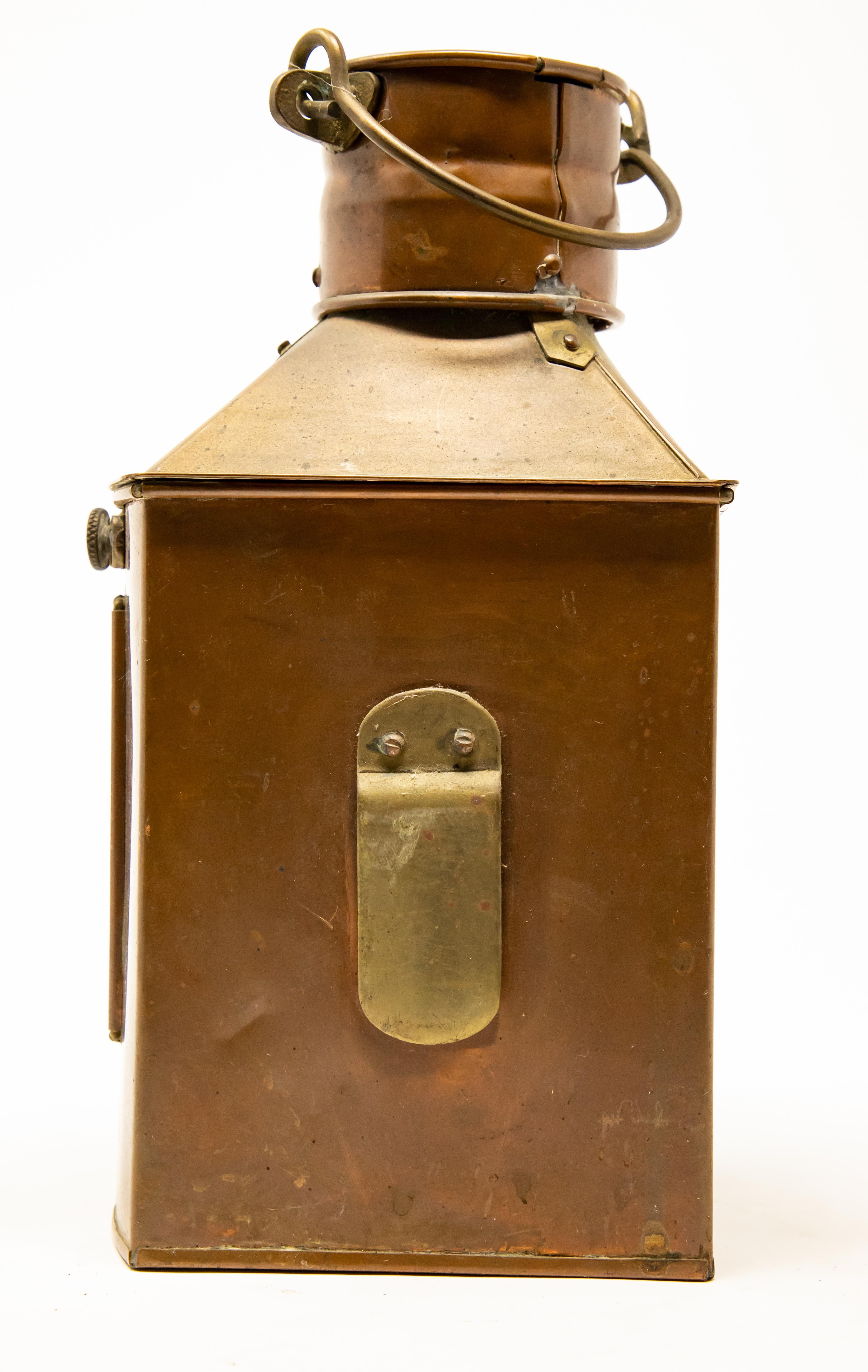 Copper Starboard Ship Lantern by Tung Woo In Fair Condition For Sale In Cookeville, TN