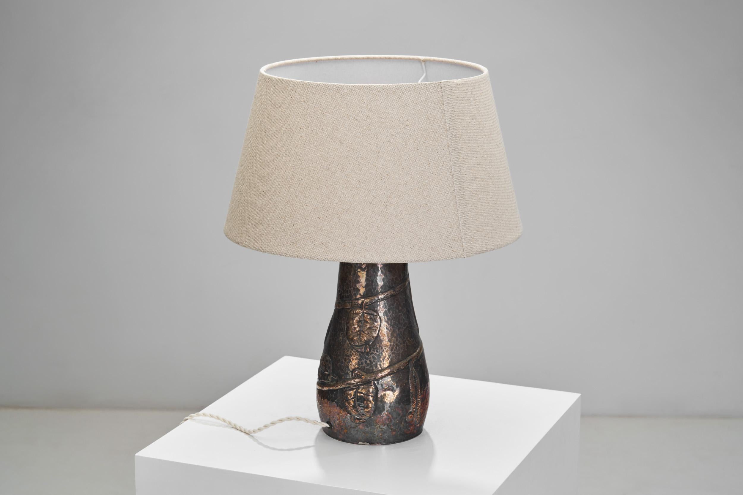 Lampe de table en cuivre pour Svensk Metallkonst AB, Suède Début du 20e siècle en vente 1