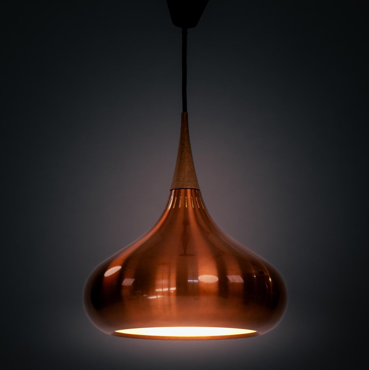 Rame Fog & Mørup Orient Orient lampada a sospensione in rame e teak, Jo Hammerborg 1950s in vendita