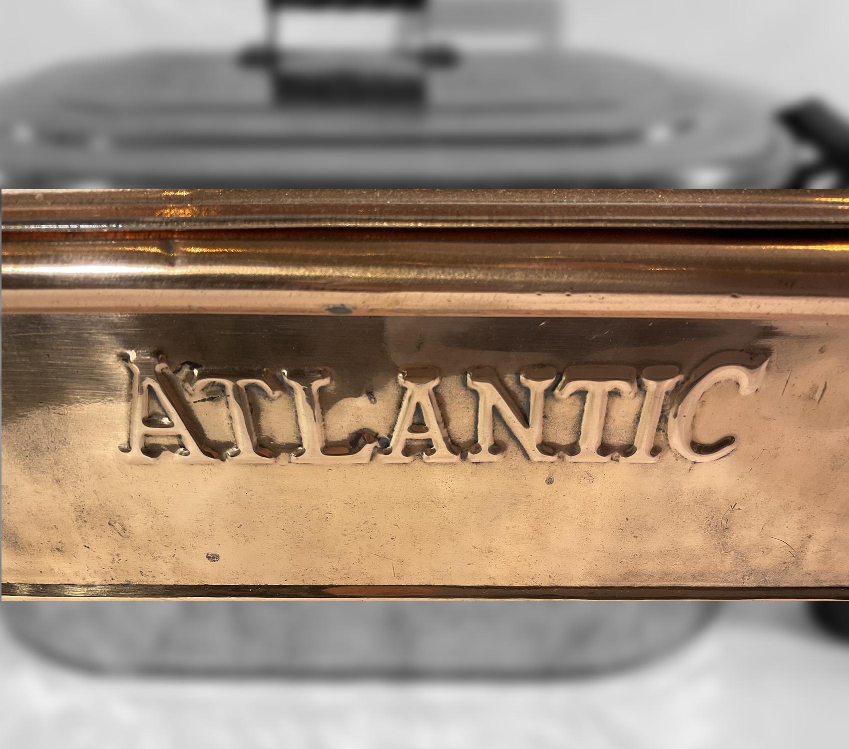 Copper Tub with Lid Embossed Atlantic In Good Condition In Norwell, MA