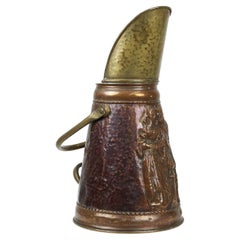 Portaombrelli in rame con immagine in rilievo di coppia medievale, Francia ca. 1900