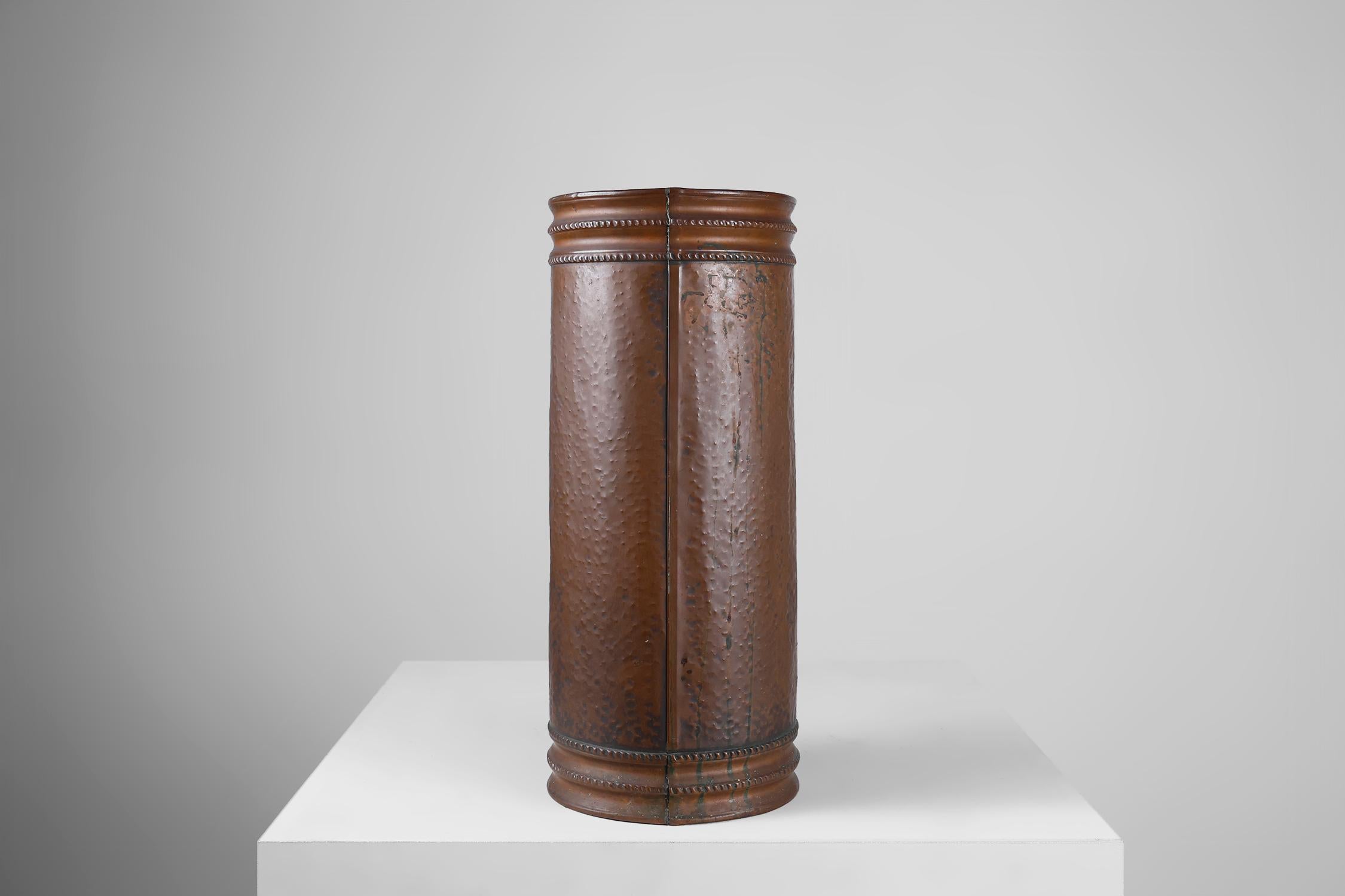 Copper umbrella stand with hammered relief of a medieval café, France ca. 1900 For Sale 5