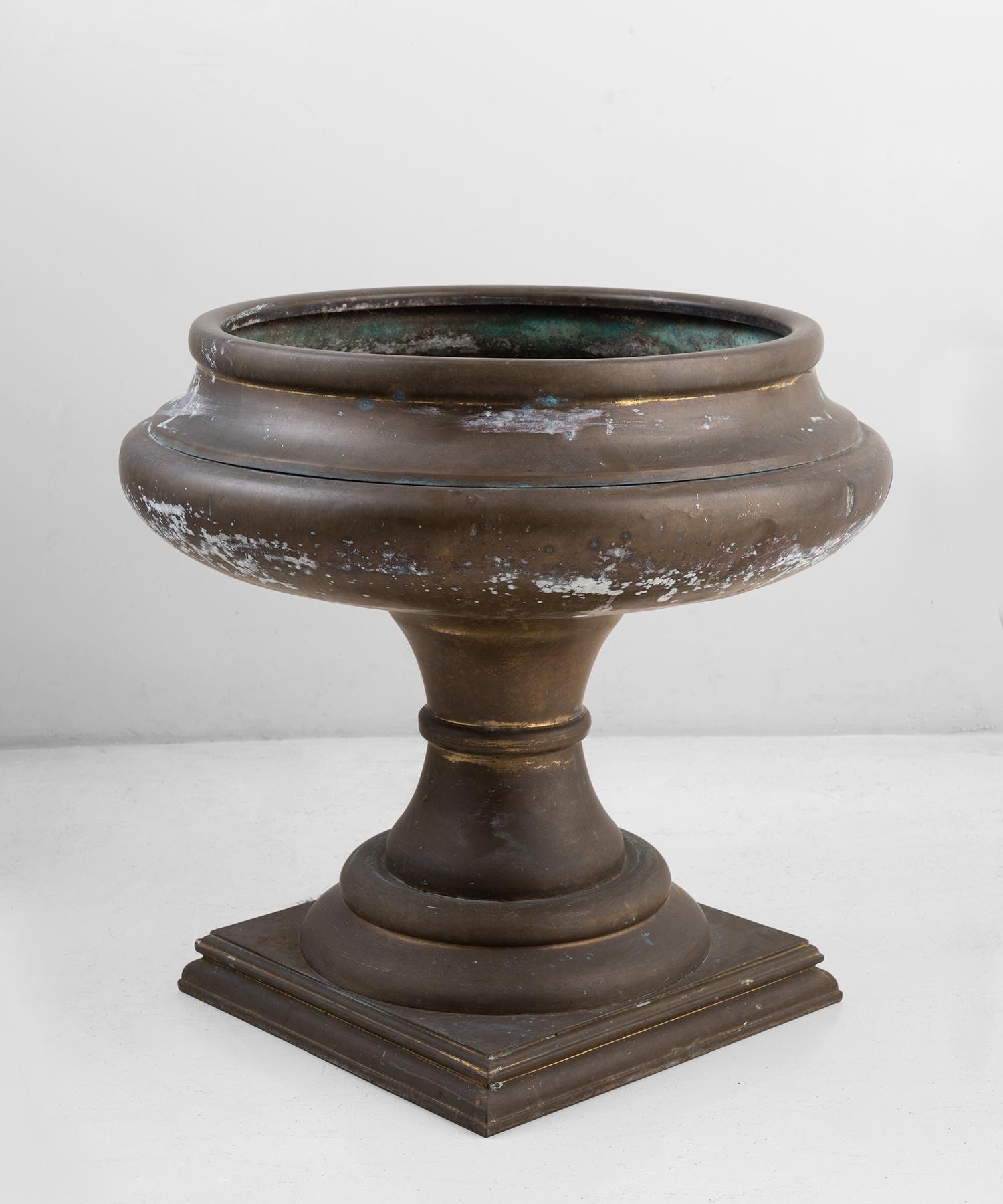 Copper urn, circa 1940.

Large form with patina.