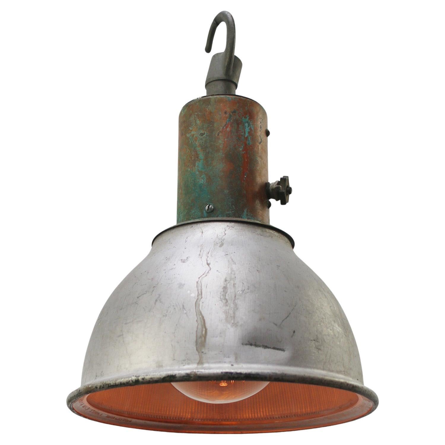 Vintage-Hängelampe aus Kupfer und klarem gestreiftem Glas von Holophane Paris, Industrie, Vintage