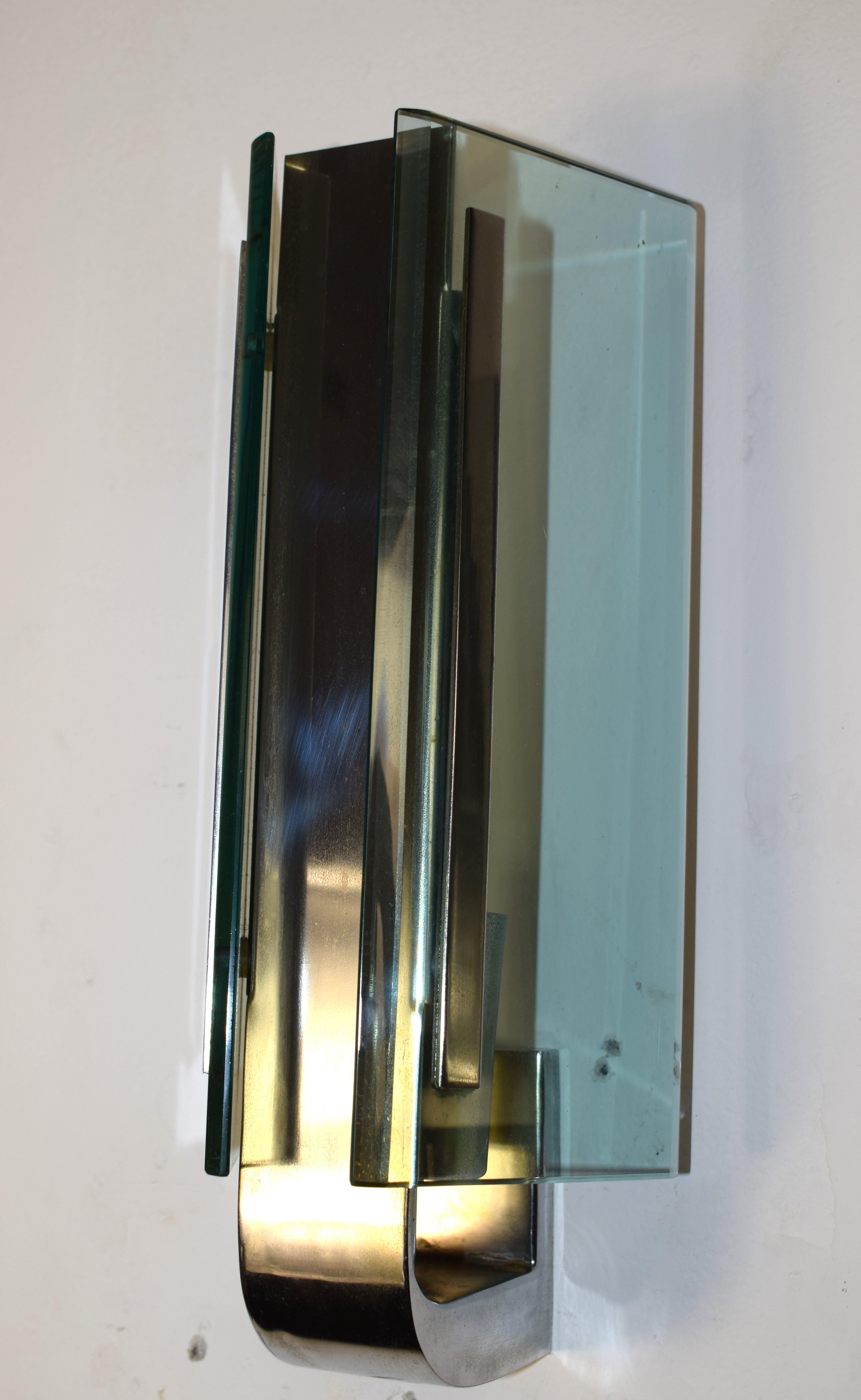 Mid-Century moderno Coppia applique in vetro e ottone cromato, Italia, anni '60. in vendita