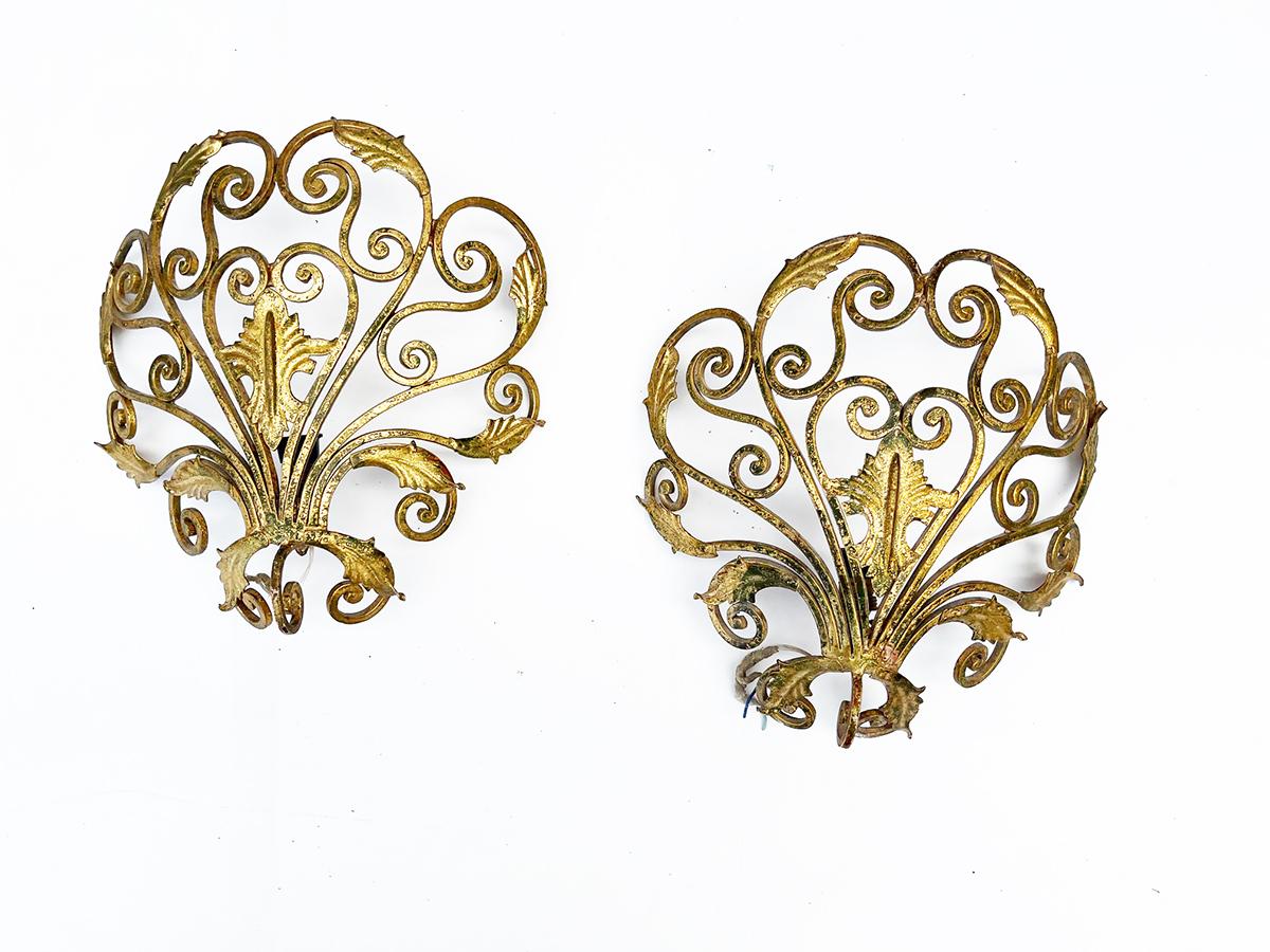 Pair of Attributed Gold Wrought Iron Appliques. Hills '50, Design' In Good Condition For Sale In Foggia, FG