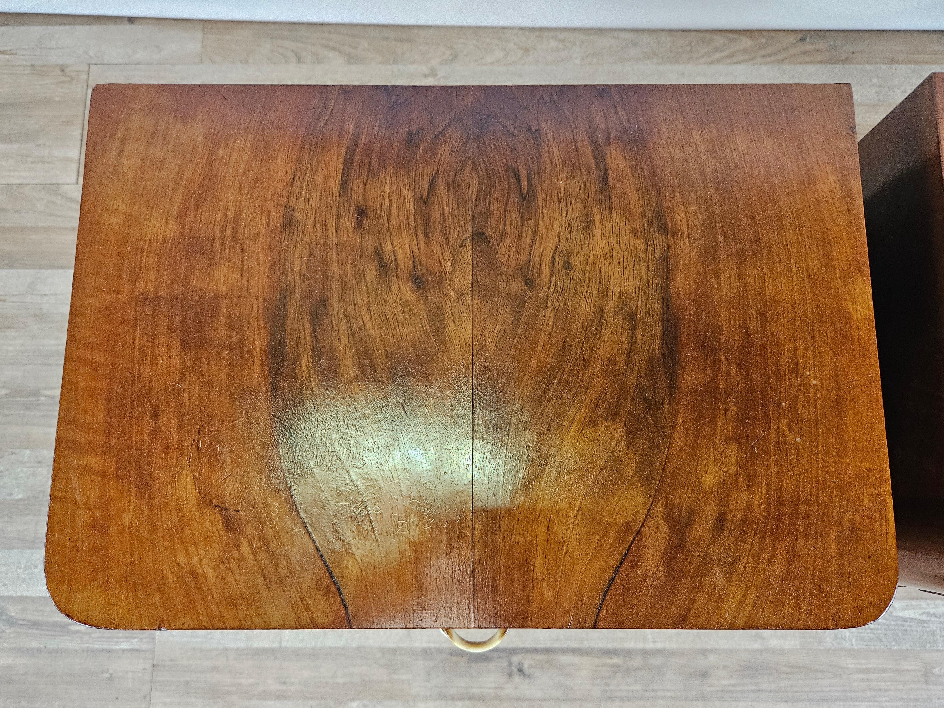 Paire de tables de chevet Art Déco en bois de bruyère Bon état - En vente à Premariacco, IT