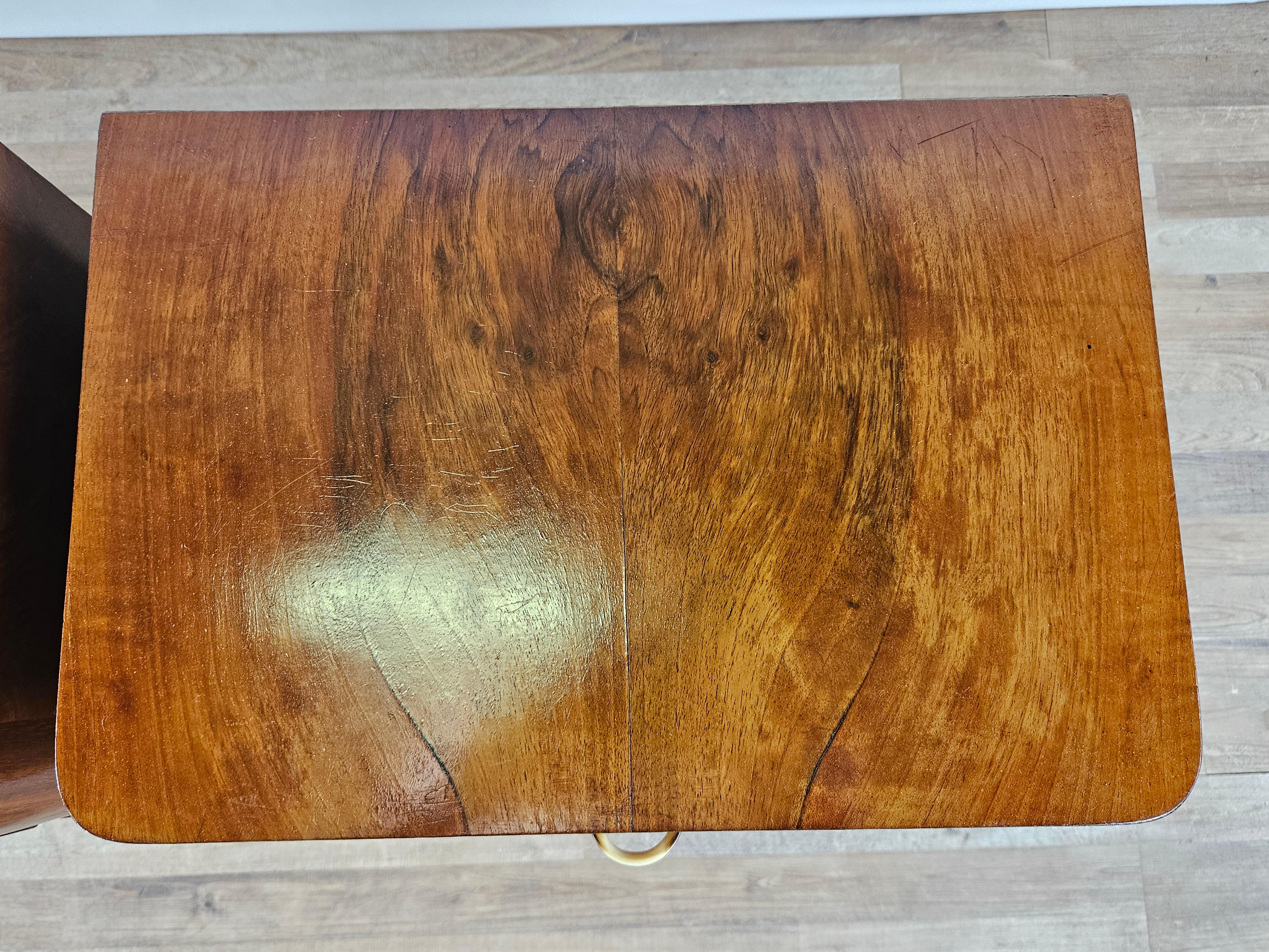 Mid-20th Century Paire de tables de chevet Art Déco en bois de bruyère en vente