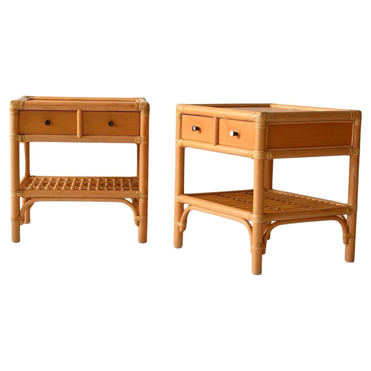 Paire de tables de chevet en bambou et rotin tressé DUX en vente