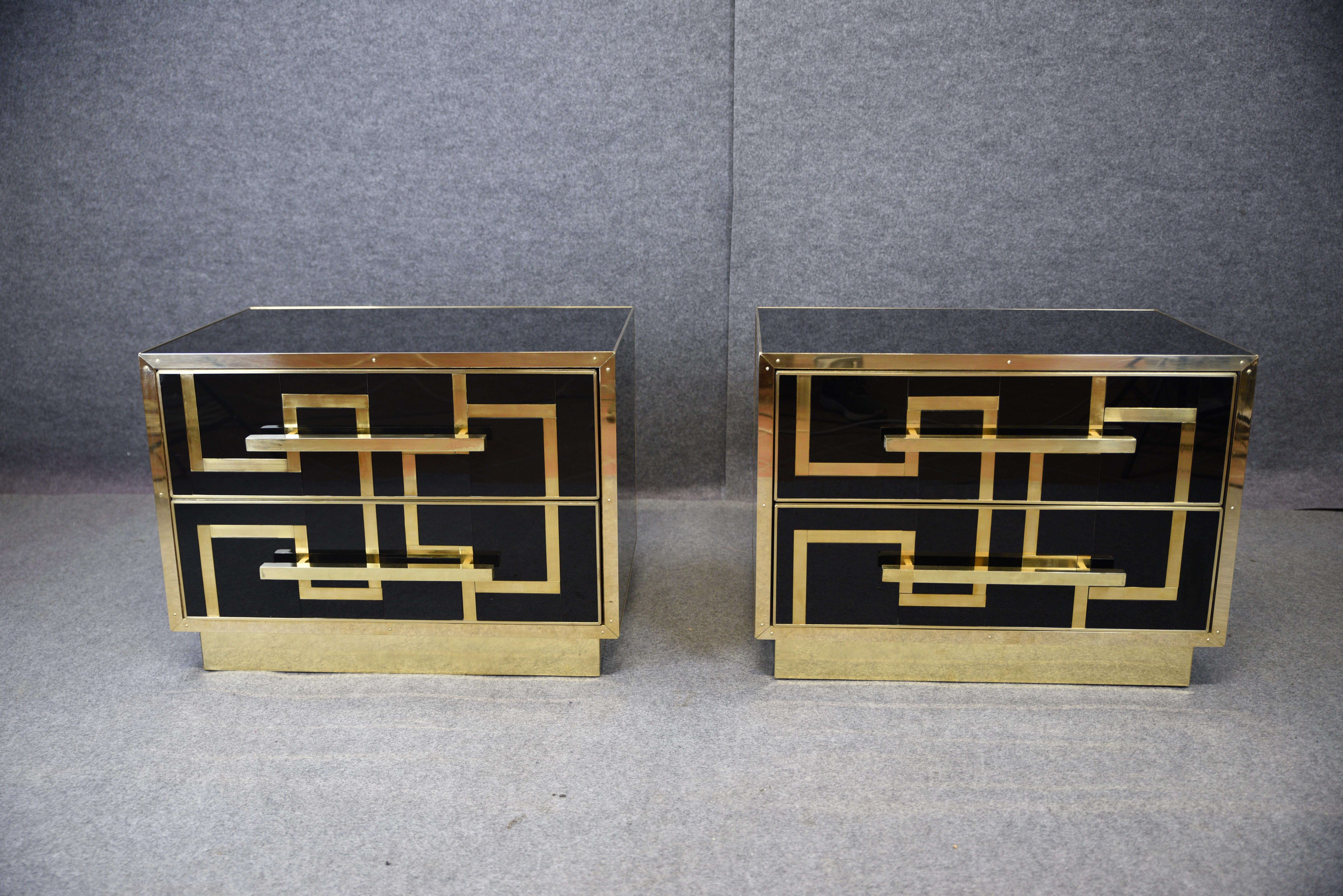 European Coppia comodini  legno, vetro nero, intarsio in ottone stile anni 50 For Sale