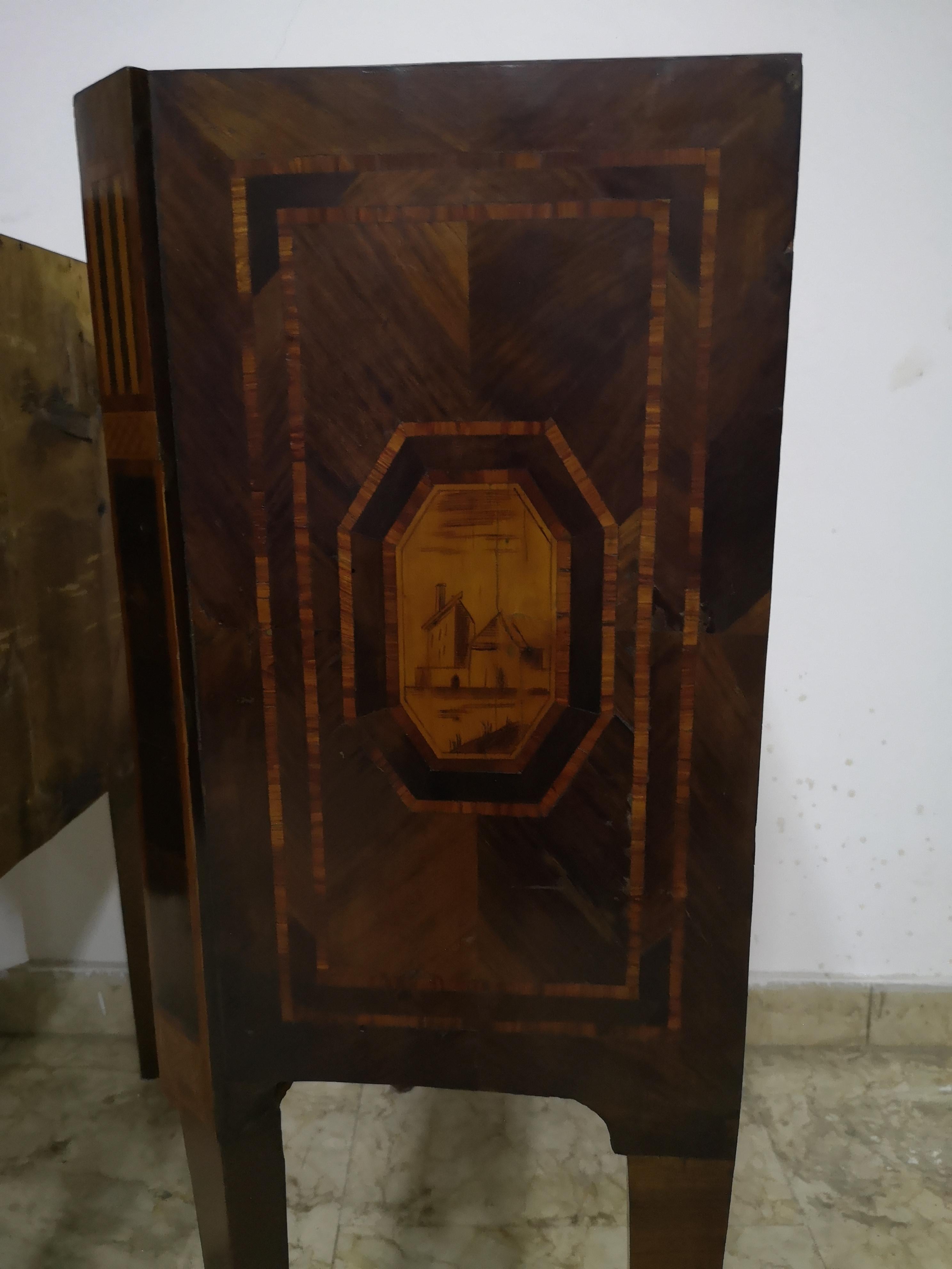 Wood Coppia comodini Luigi XVI in Legno Arancio, Noce, Acero occhettato con intarsi. For Sale