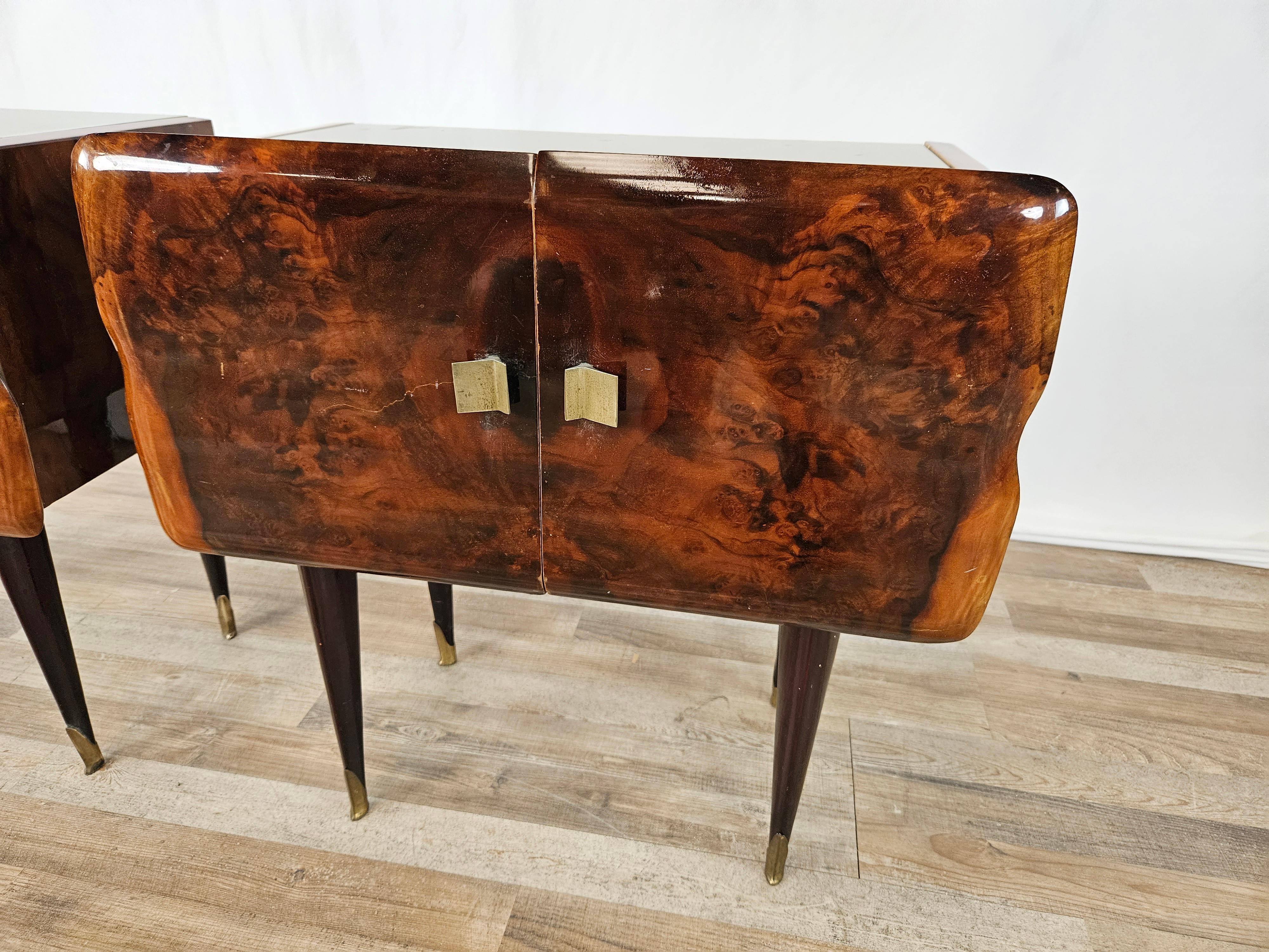 Mid Century pair of nightstands with glass top and brass handles For Sale 5