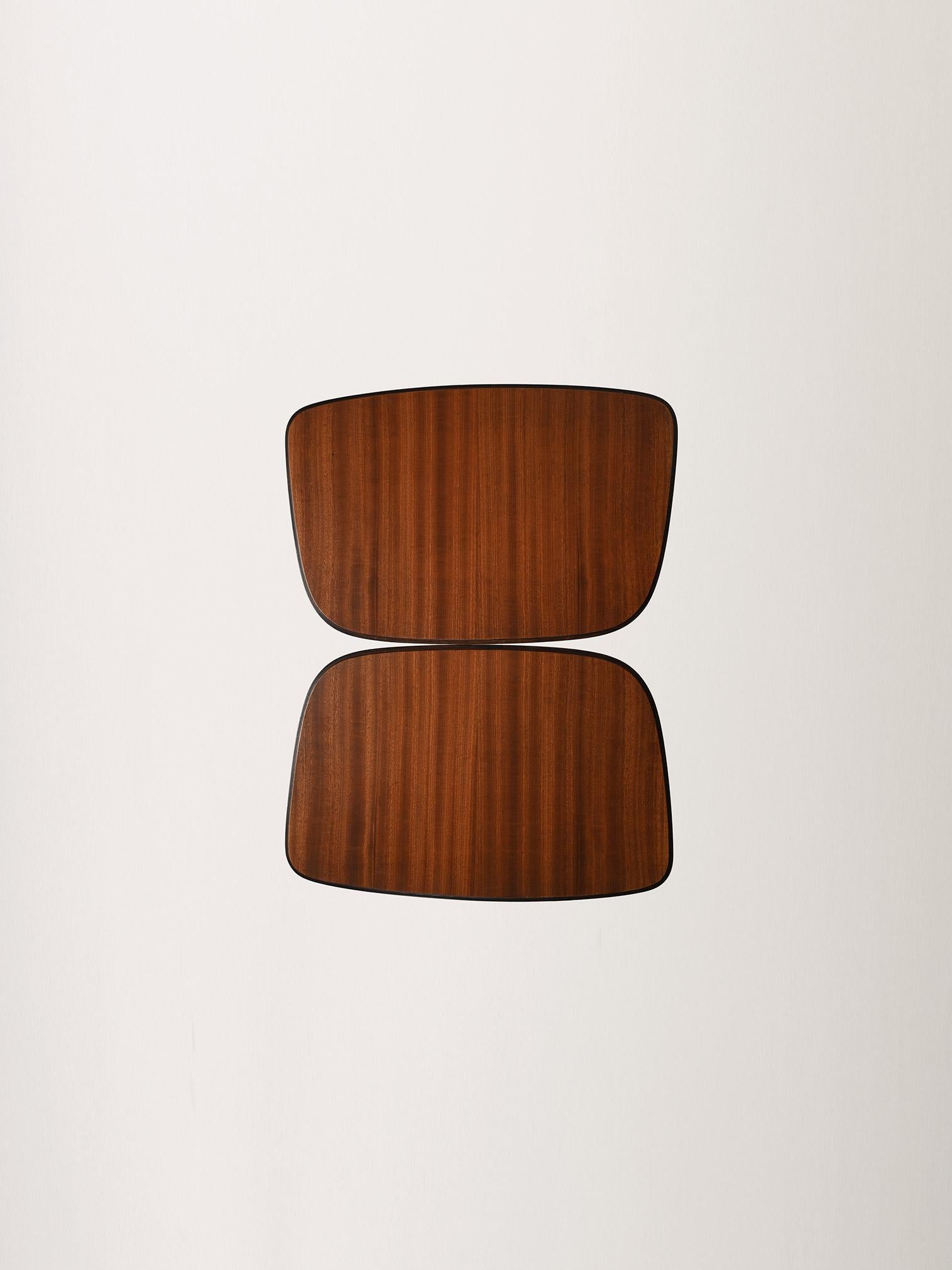 Coppia comodini scandinavi in mogano anni '50 in vendita 1