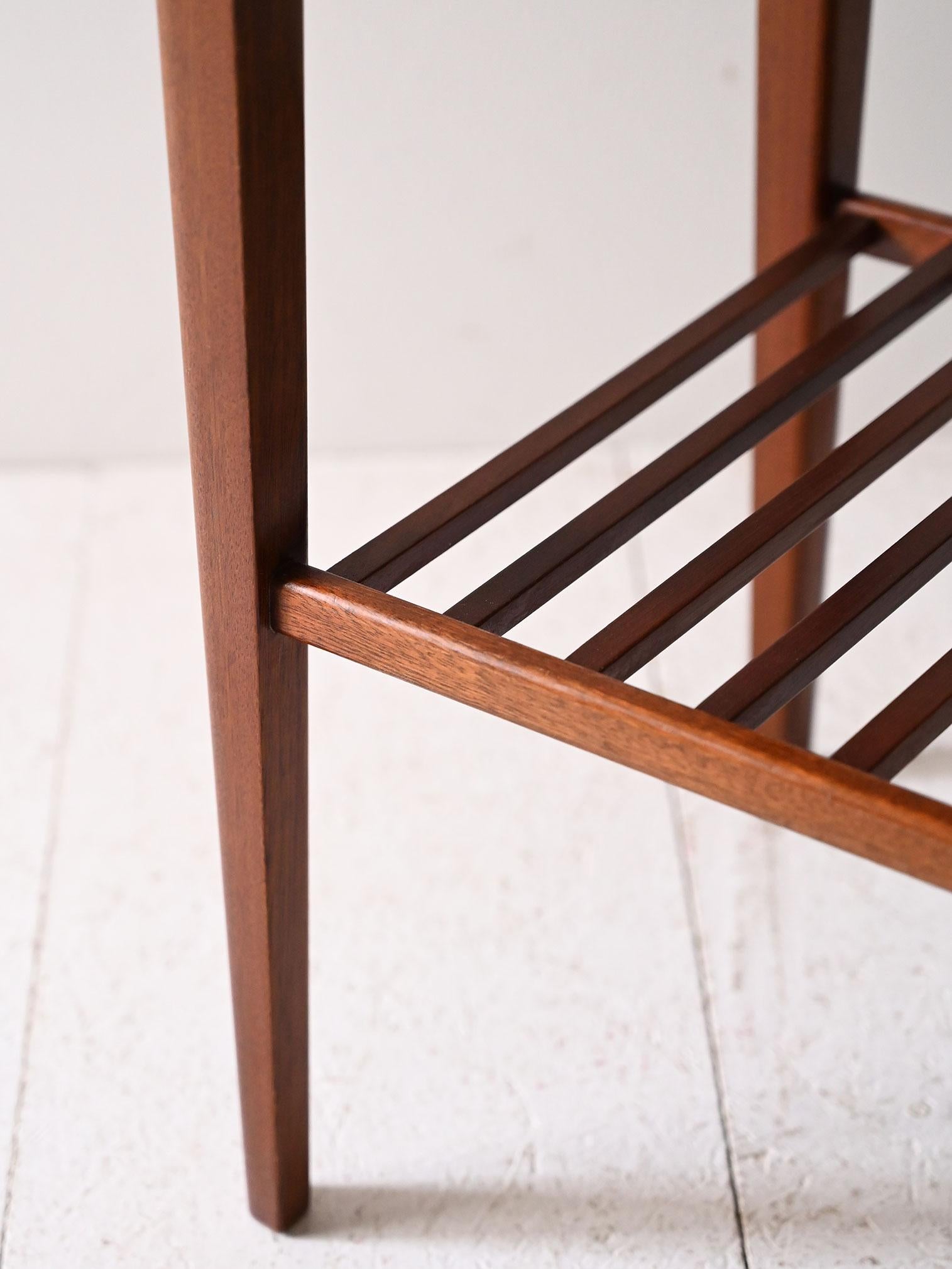 Coppia comodini scandinavi mid-century in mogano in vendita 1