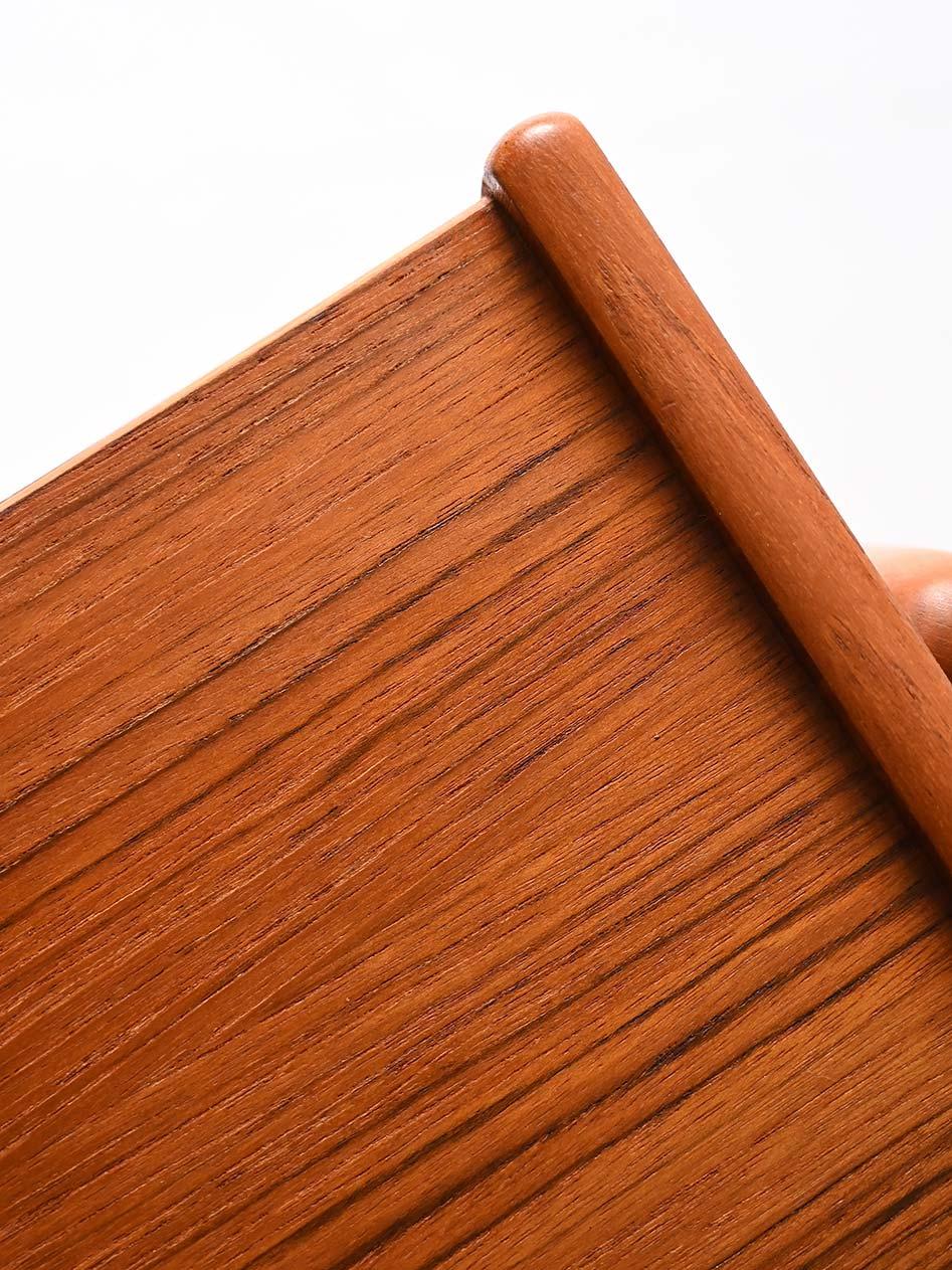 Coppia comodini scandinavi teak con cassetto a scomparsa In condizioni buone in vendita a Brescia, IT