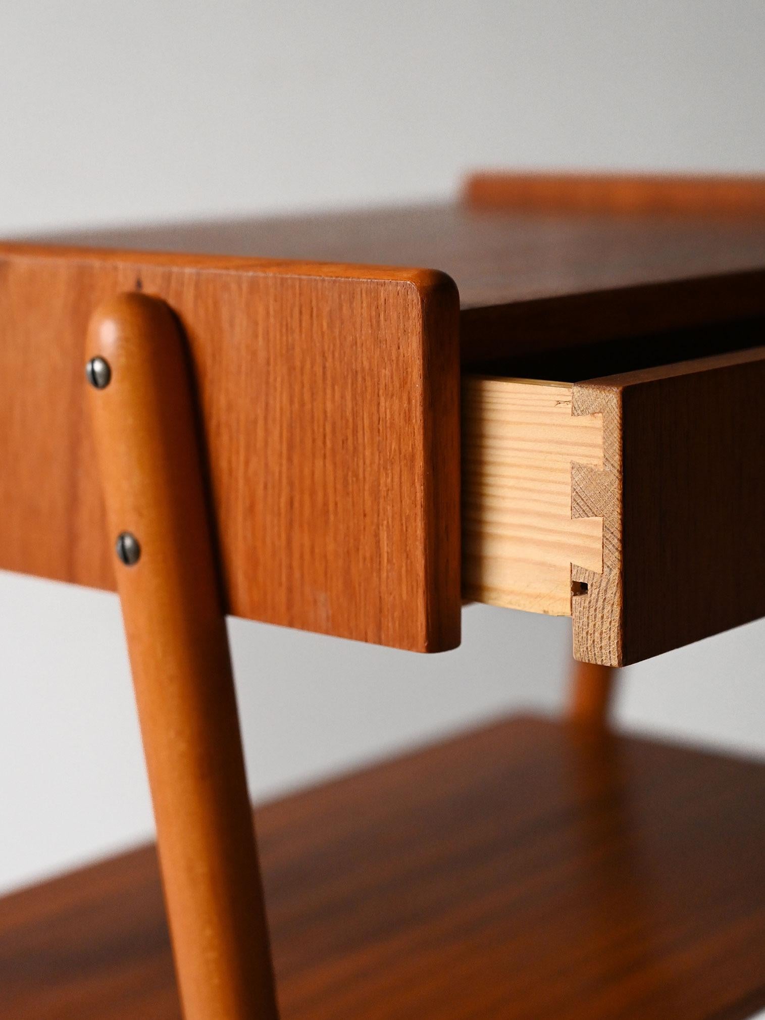 Teak Coppia comodini scandinavi teak con cassetto a scomparsa in vendita