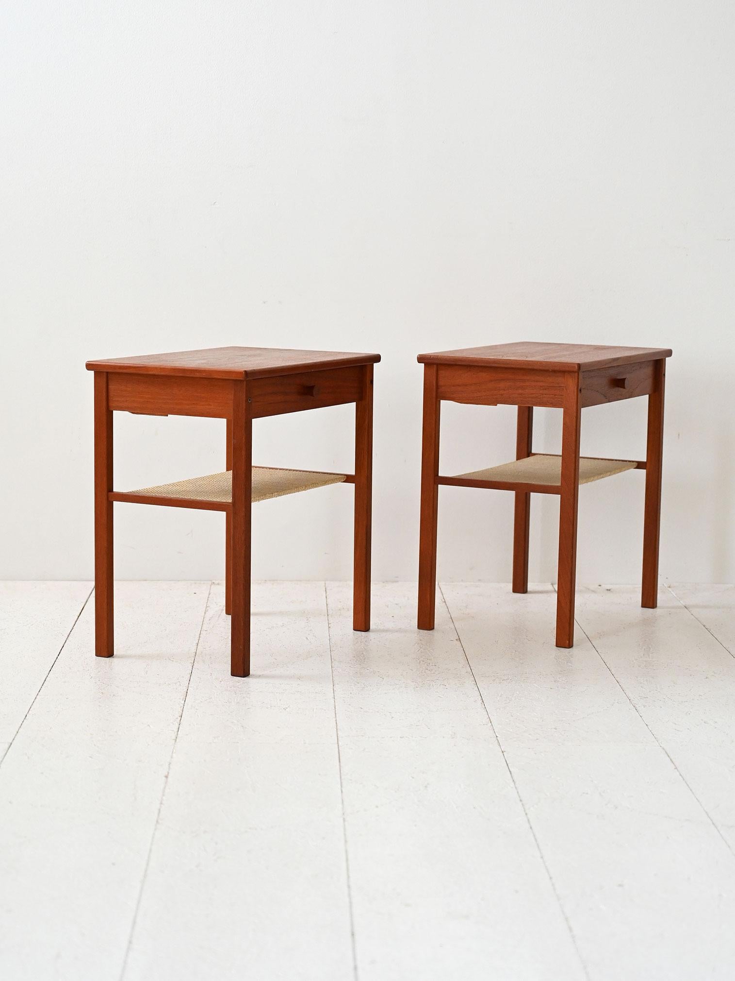 Scandinave moderne Coppia comodini scandinavi teak scuro anni '50 en vente