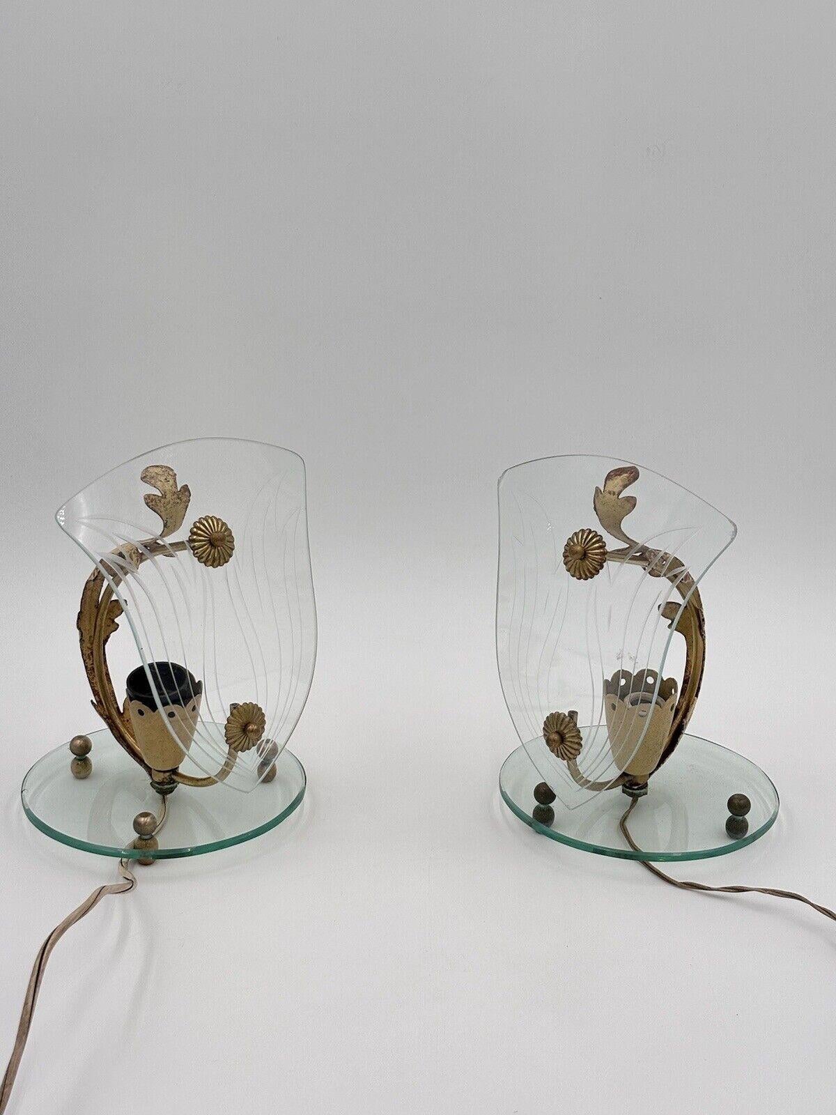 Paar Abat Jour Pietro Chiesa Stil Fontana Arte 1950's Mid-Century.

Ganz Glas Struktur mit Messing und emailliertem Metall Details, ist der Artikel in gutem konservativen Zustand, gibt es keine größeren ästhetischen oder strukturellen Mängel zu