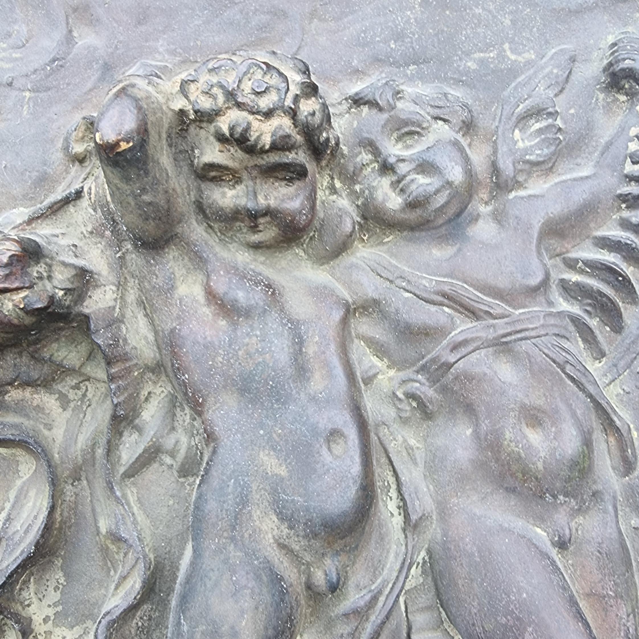 Pair of neoclassical bronze high reliefs 1780 putti game For Sale 3