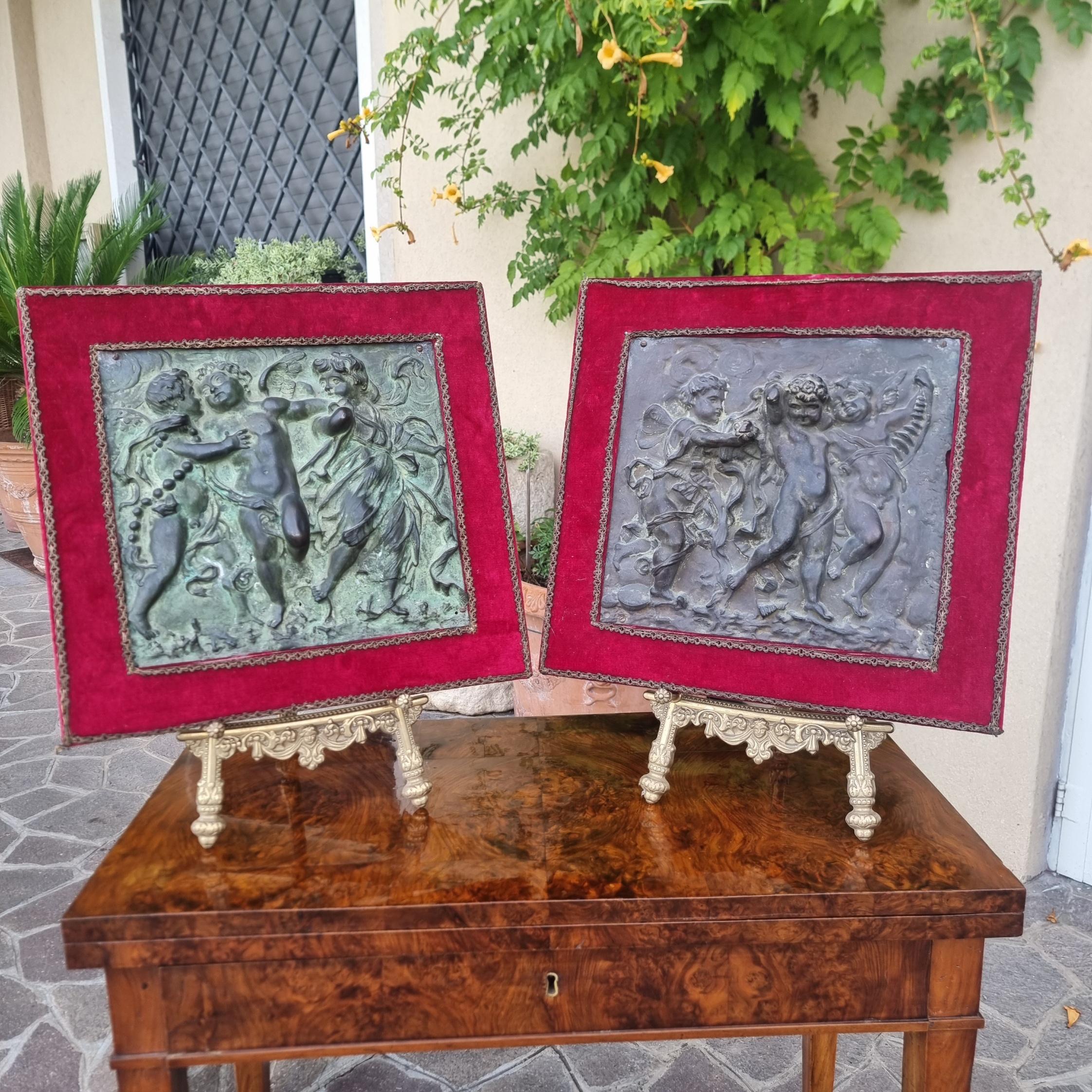 Pair of neoclassical bronze high reliefs 1780 putti game For Sale 7