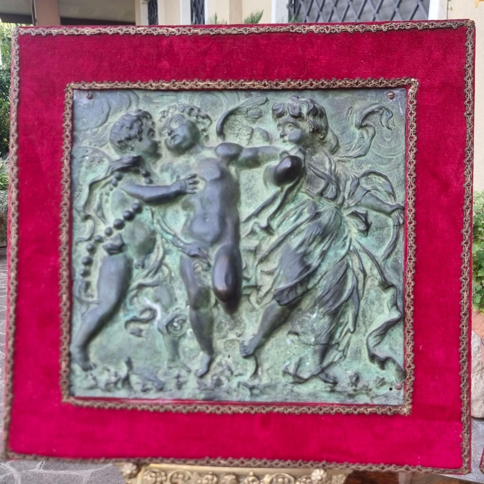 Italian Pair of neoclassical bronze high reliefs 1780 putti game For Sale