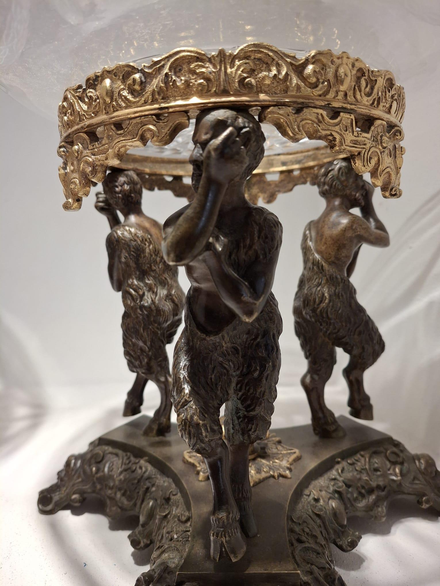 Pair of bronze centerpiece risers with double patina In Good Condition For Sale In Salò, IT