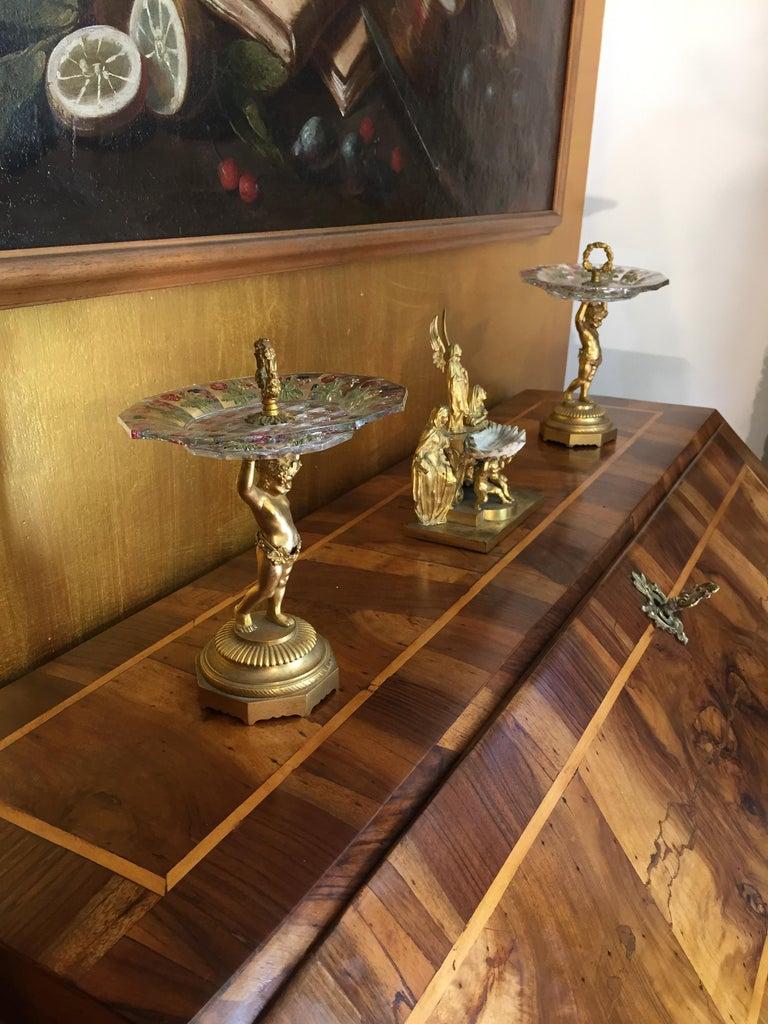 Coppia di Alzate Per Dolci Austriache con Putti Dorati e Cristallo 1870 en vente 10