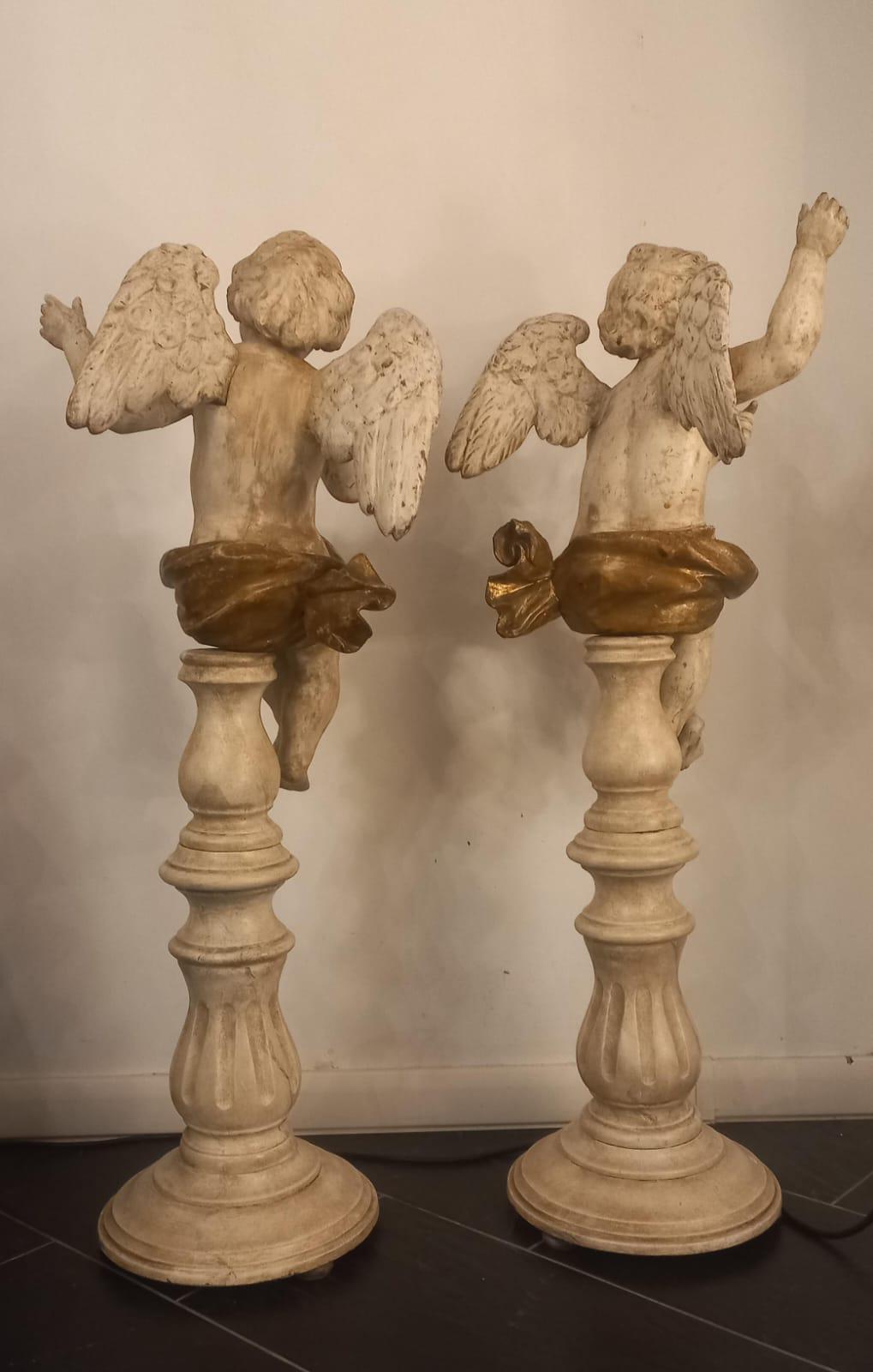 Louis XVI Pair of winged angels in lacquered wood For Sale