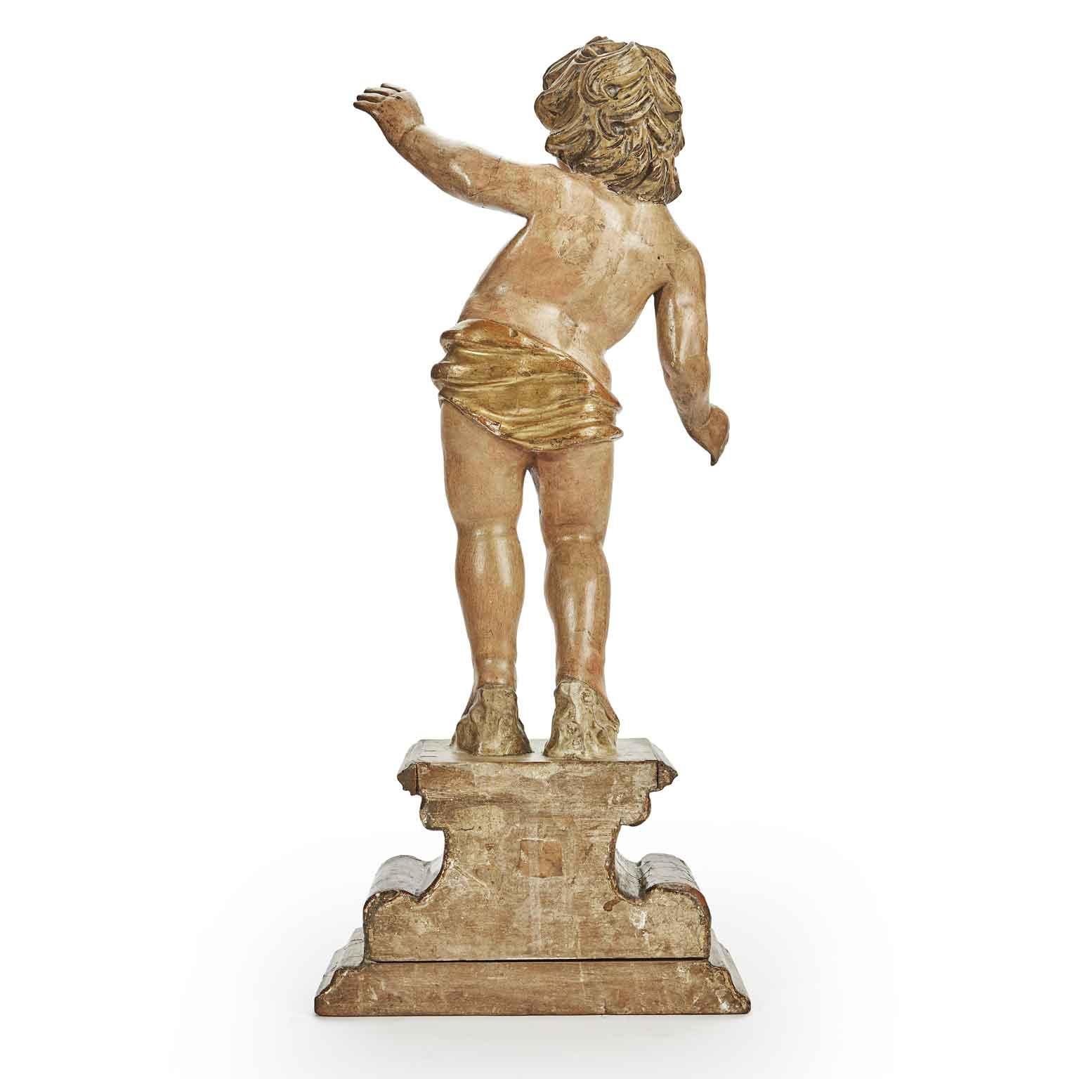 Pair of Angels on Carved Base from the 1700s In Good Condition For Sale In Milan, IT