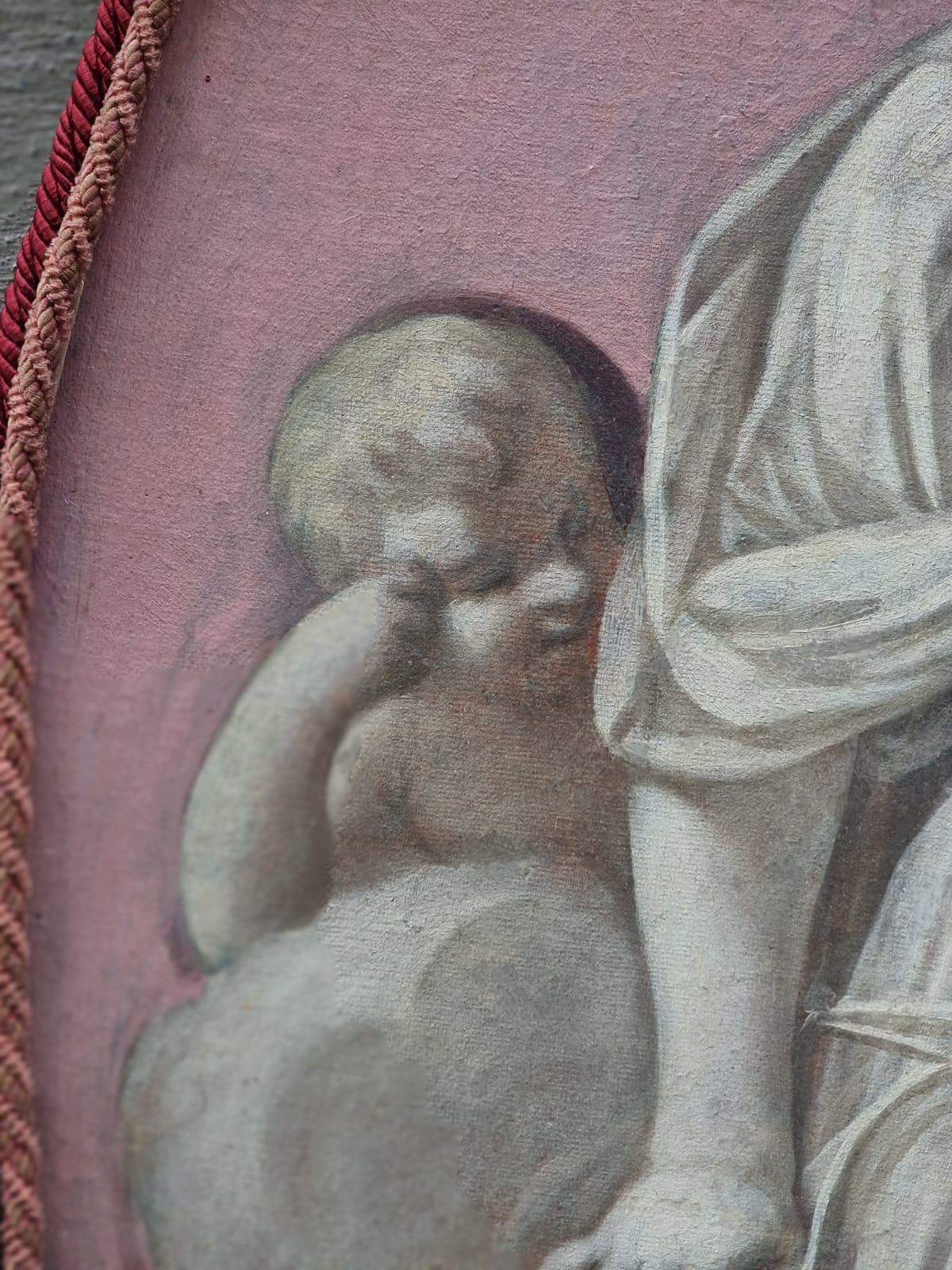 Coppia di antichi dipinti ovali XVIII secolo in vendita 1