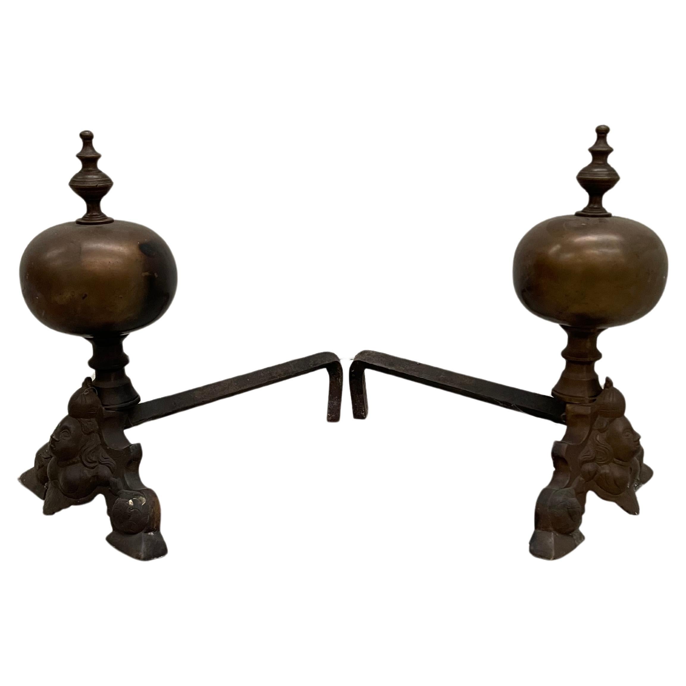 Coppia di antiqui alari per camino Bronze-Bronze