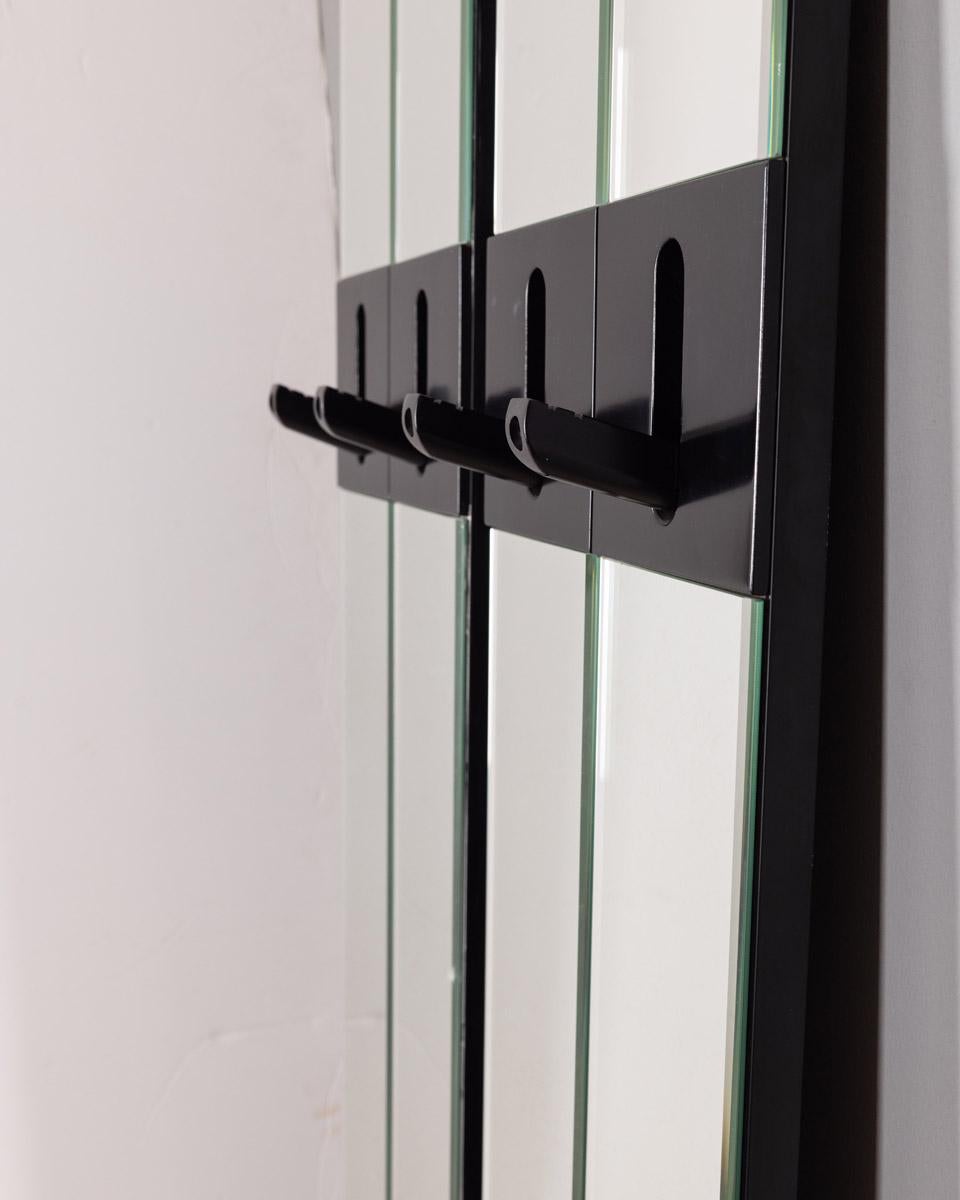 Paire de patères murales avec miroirs vintage des années 1970 design italien en vente 4