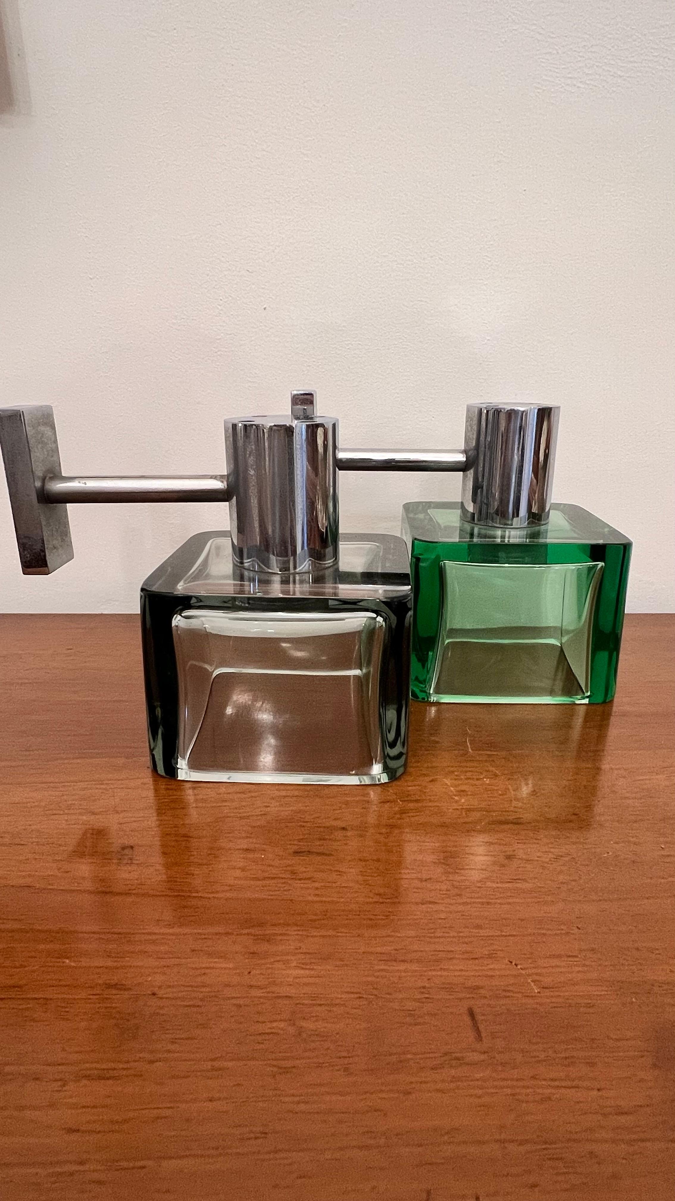 Beautiful pair of bi-color, gray and green Murano glass wall sconces  and chrome-plated brass designed by Flavio Poli for Seguso Italia.
Original electrical parts
