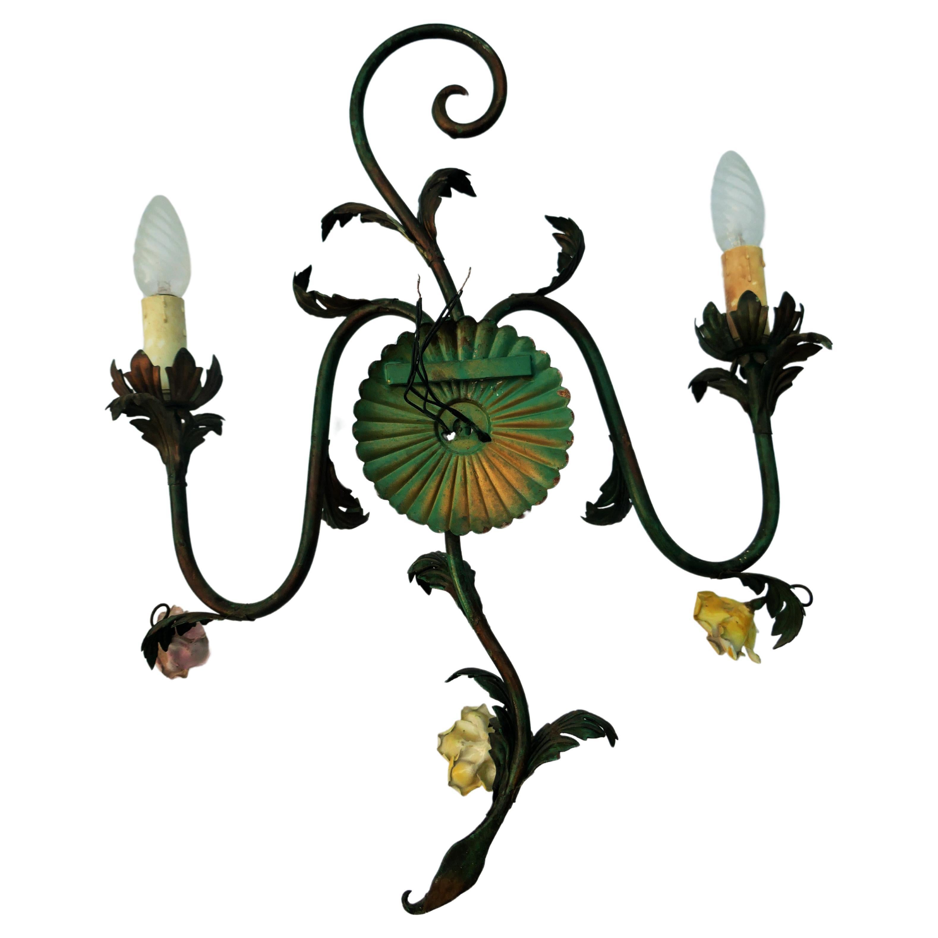 Coppia di applique in metallo e ceramica - Rosa in vendita 8