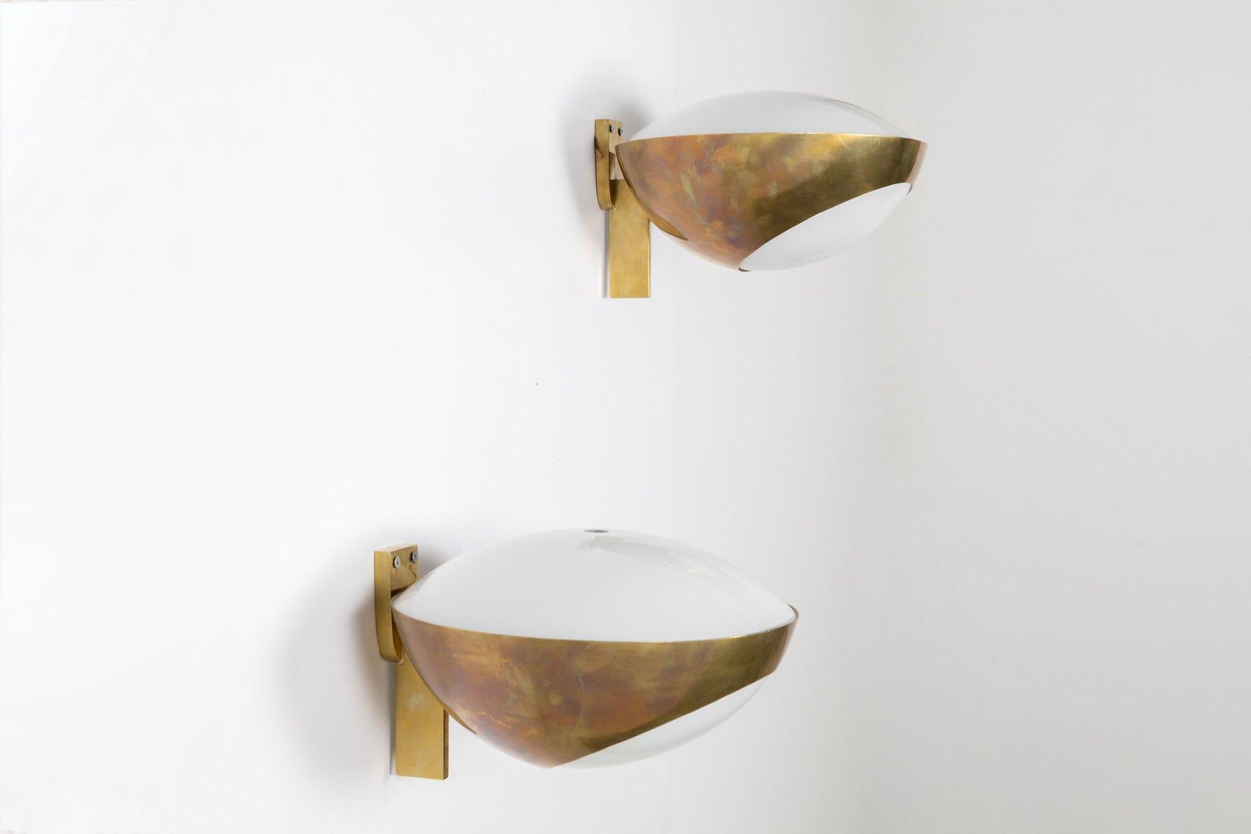 Brass Pair of brass and glass wall sconces Max Ingrand for Fontana Arte  For Sale