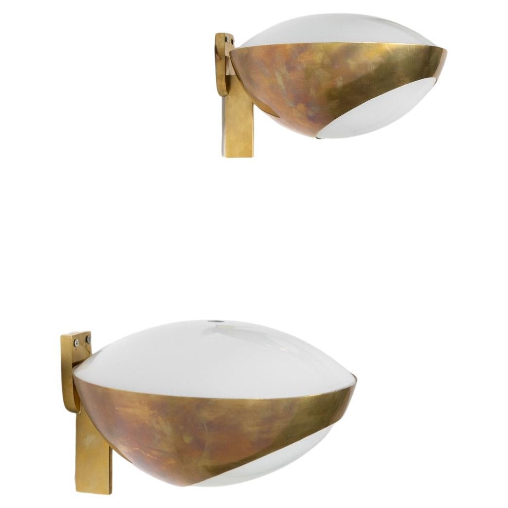 Pair of brass and glass wall sconces Max Ingrand for Fontana Arte  For Sale
