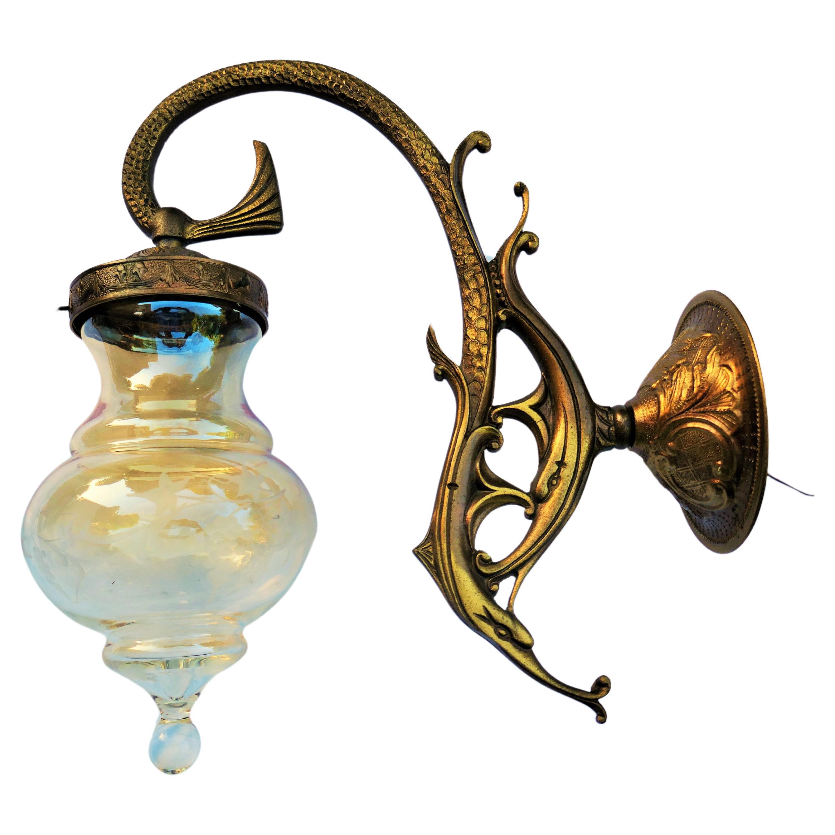 Coppia di applique.
Dal peso possibile bronzo dorato.
Possibile stile Neogotico.
Il diffusore in vetro con molature di foglie e uva.
Stampo; Mod Brevettato; Modello brevettato
buone condizioni
GrAzie