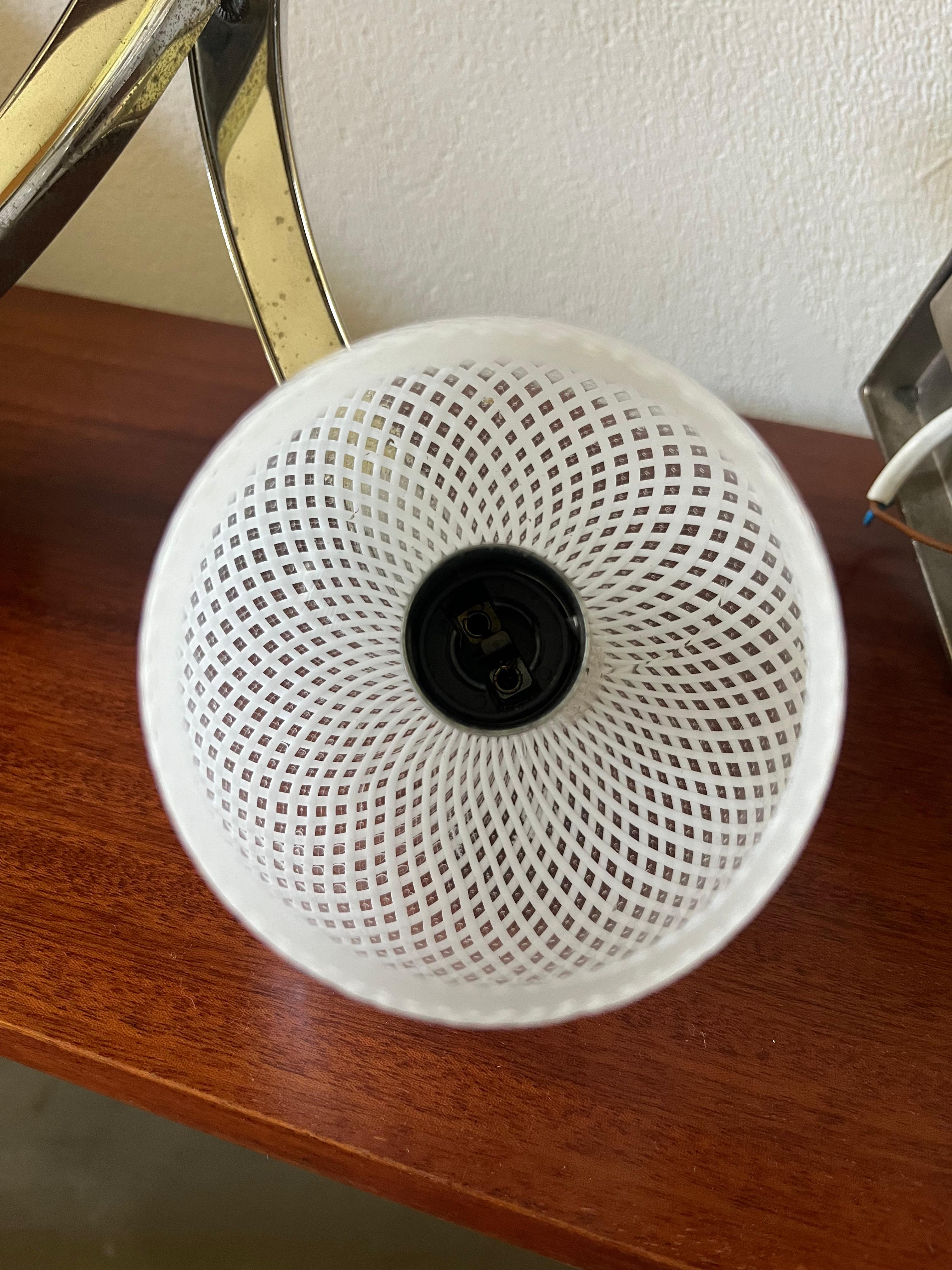 Coppia di applique in vetro di murano anni 50 con sostegno orientabile en venta 1