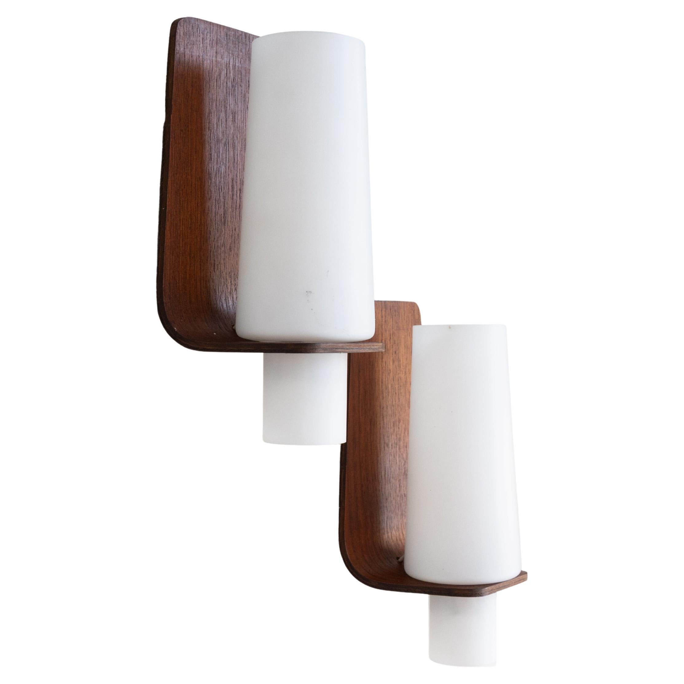 Coppia di applique in vetro e legno, 1960