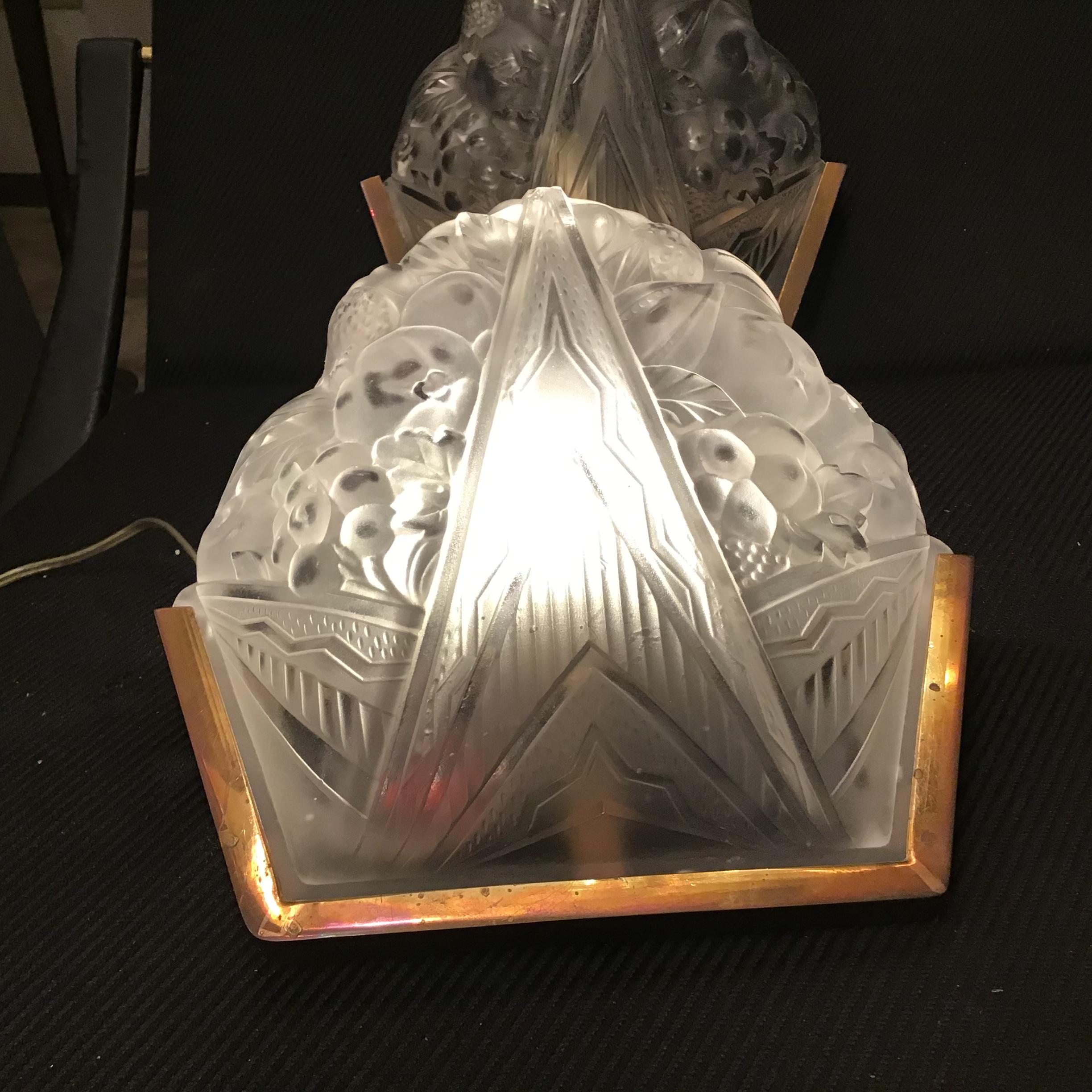 Pair Of French Wall Lights 1930s Art D'eco Frosted Glass Chrome Metal For Sale 1