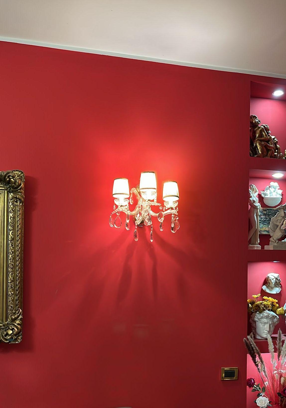 Pair Of Italian Crystal Appliques Maria Teresa Style Three Lights 20th Century In Good Condition For Sale In Milano, MI