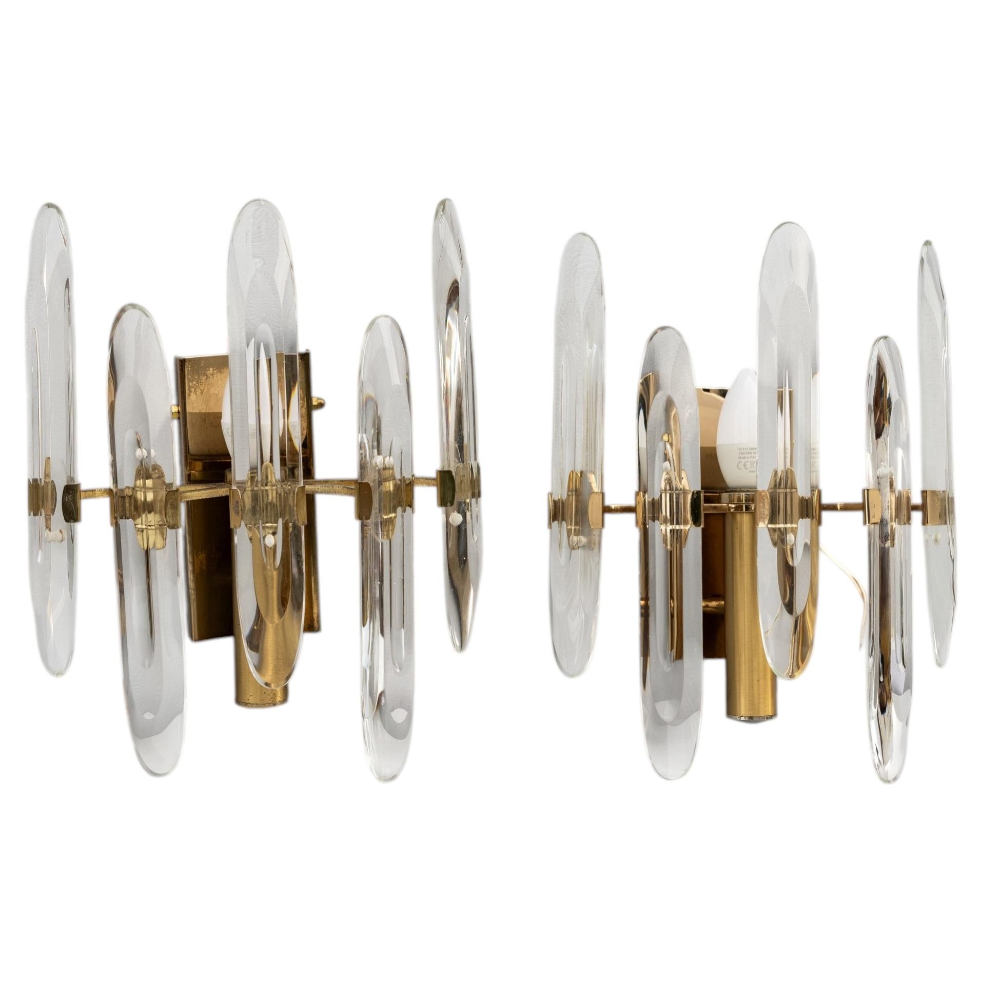 Pair of Sciolari Appliques in glass and gilded brass, 1970s